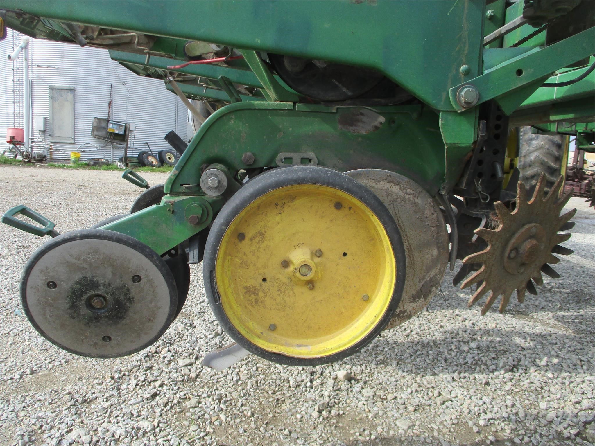  John Deere 7200 Planter