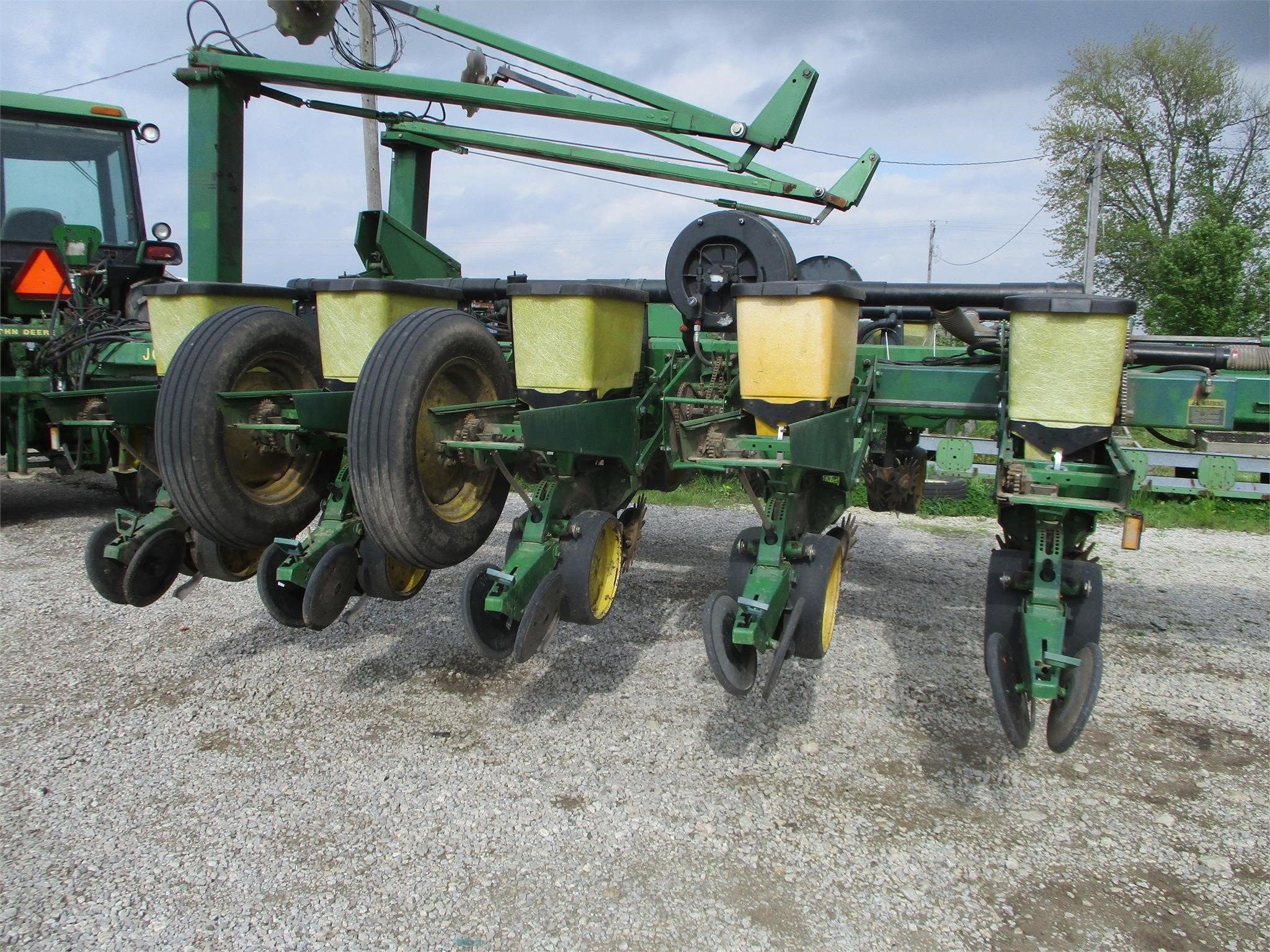  John Deere 7200 Planter