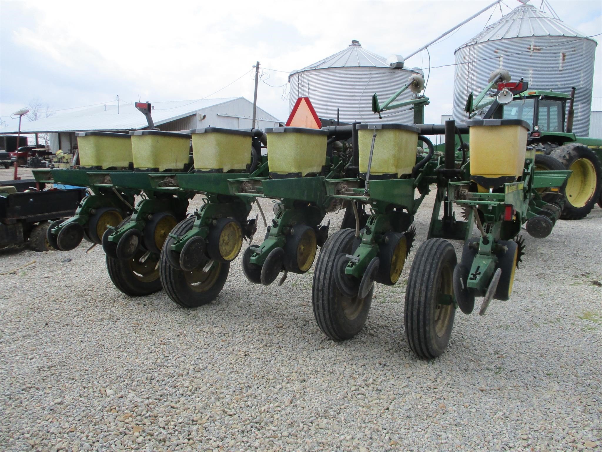  John Deere 7200 Planter