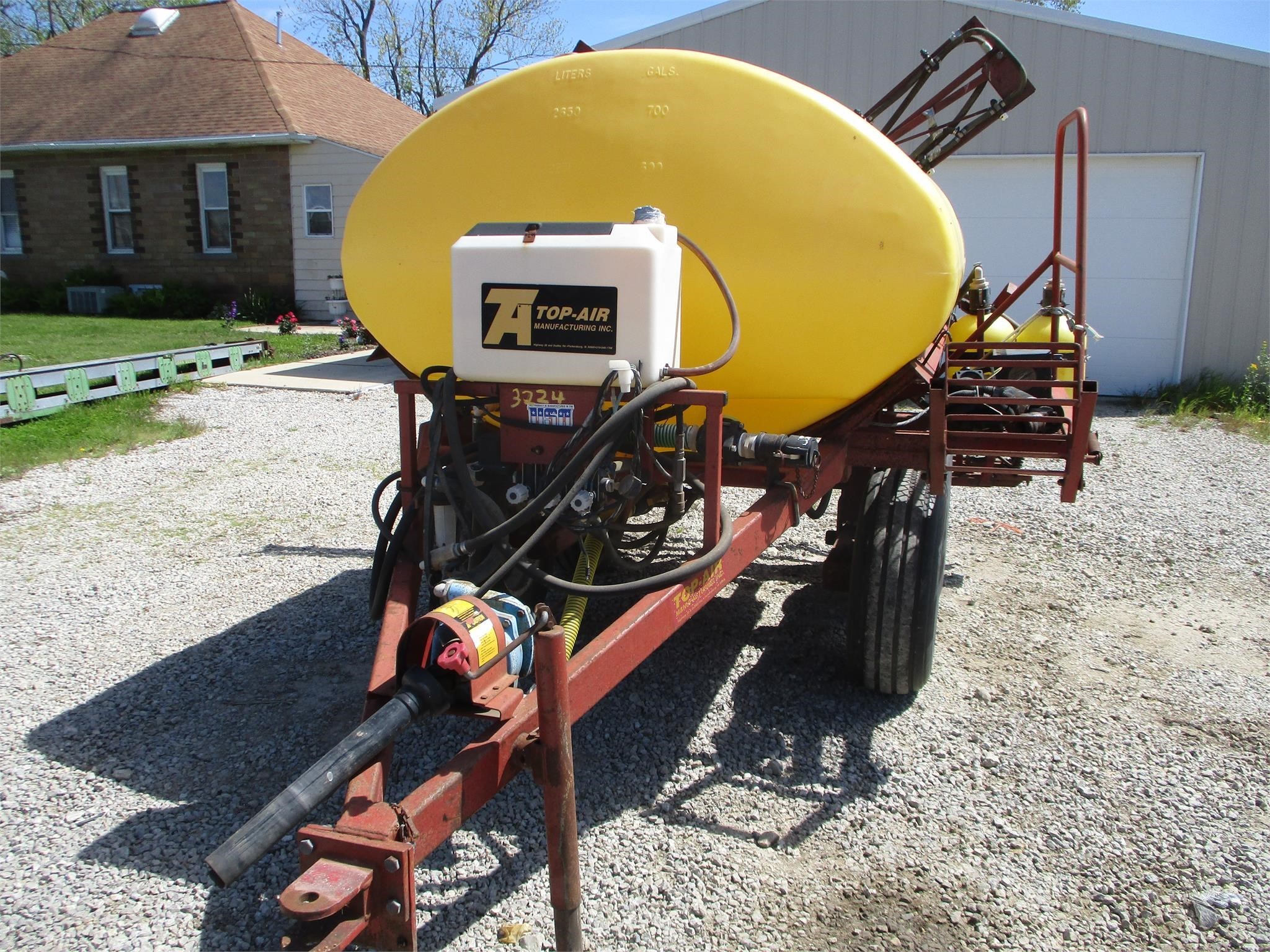 Top Air 700 PullType Sprayer 2,750 Machinery Pete