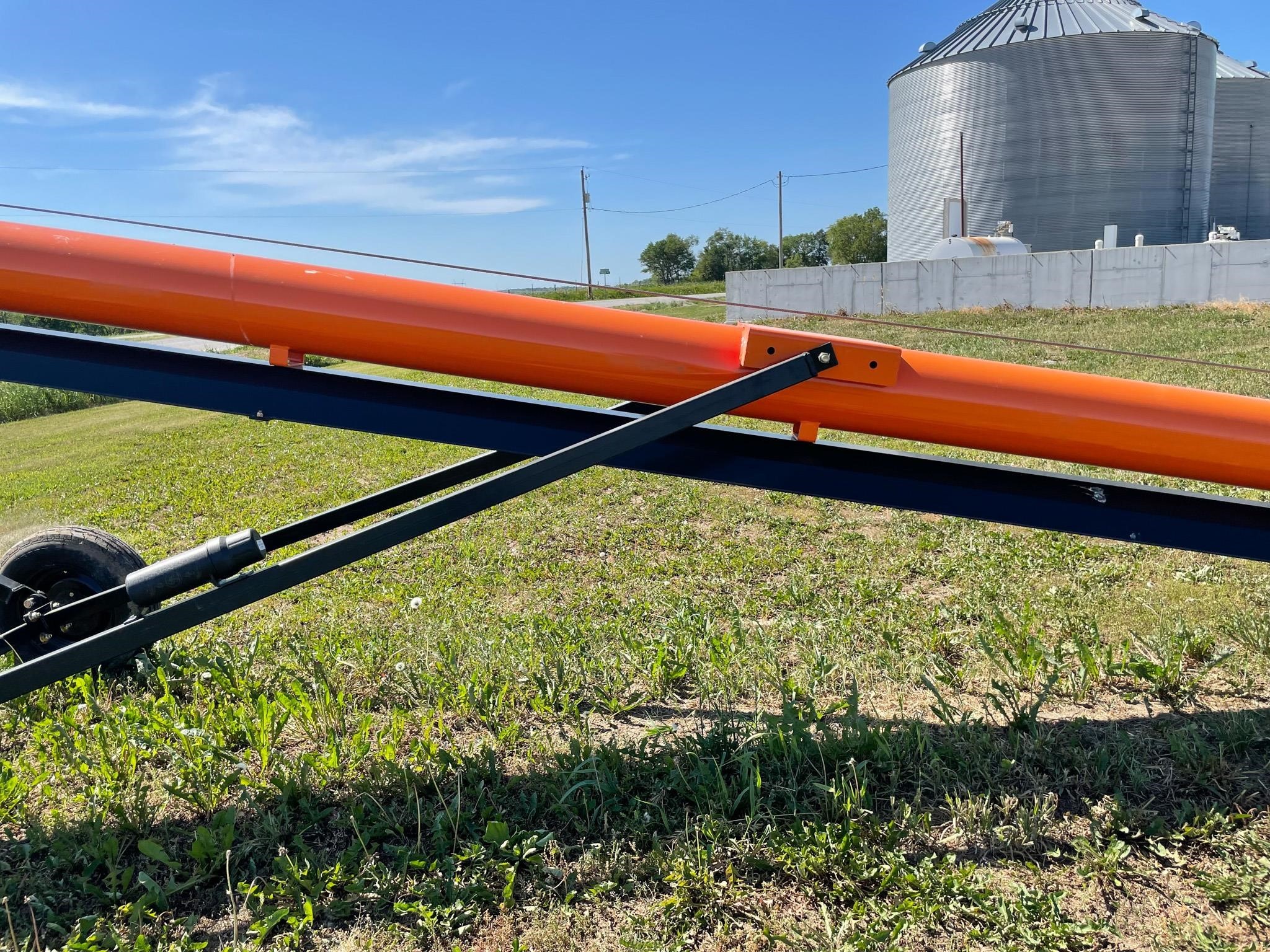2025 Batco BCX31549FLTD Augers and Conveyor