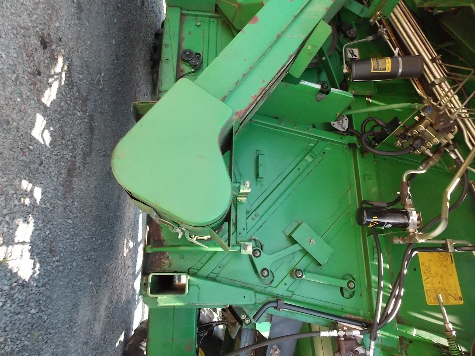 1996 John Deere 9500 Combine