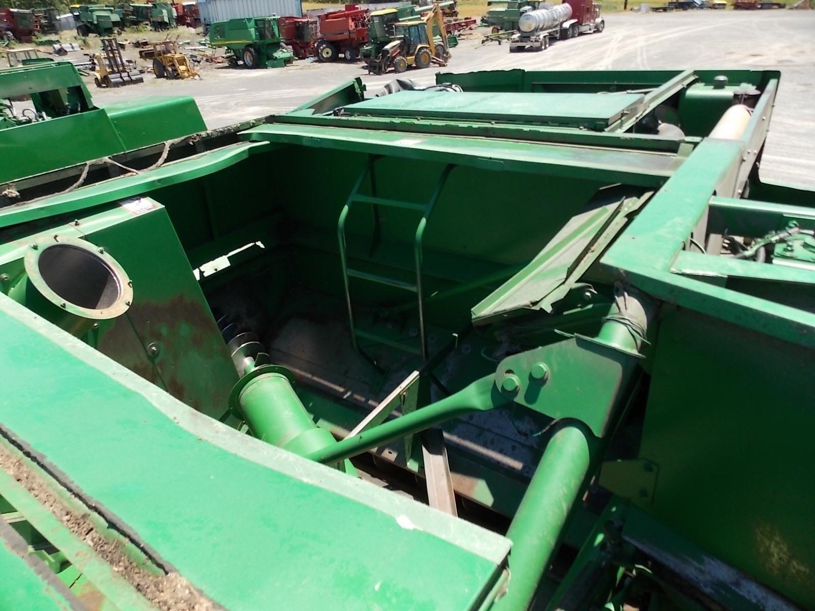 1996 John Deere 9500 Combine
