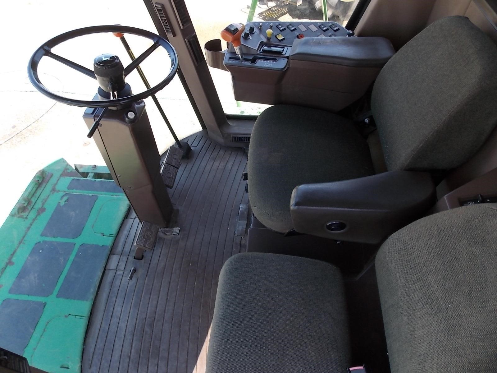 1996 John Deere 9500 Combine