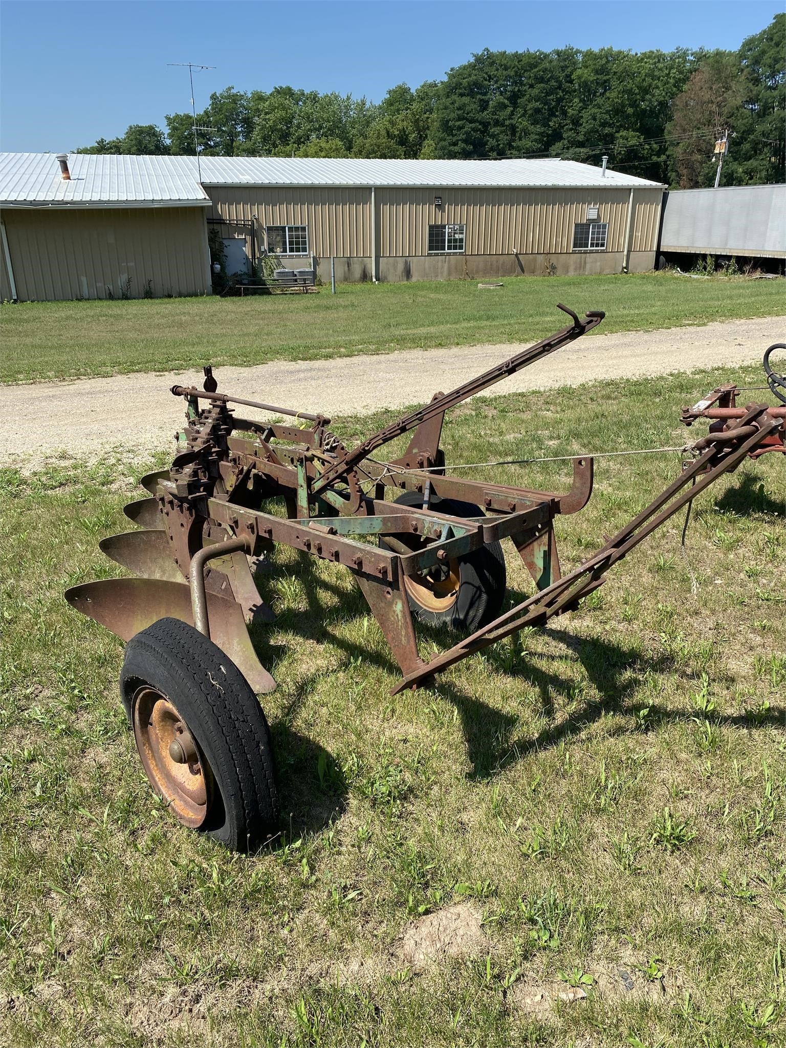 1950 John Deere 55 ABH Plow 1,295 Machinery Pete
