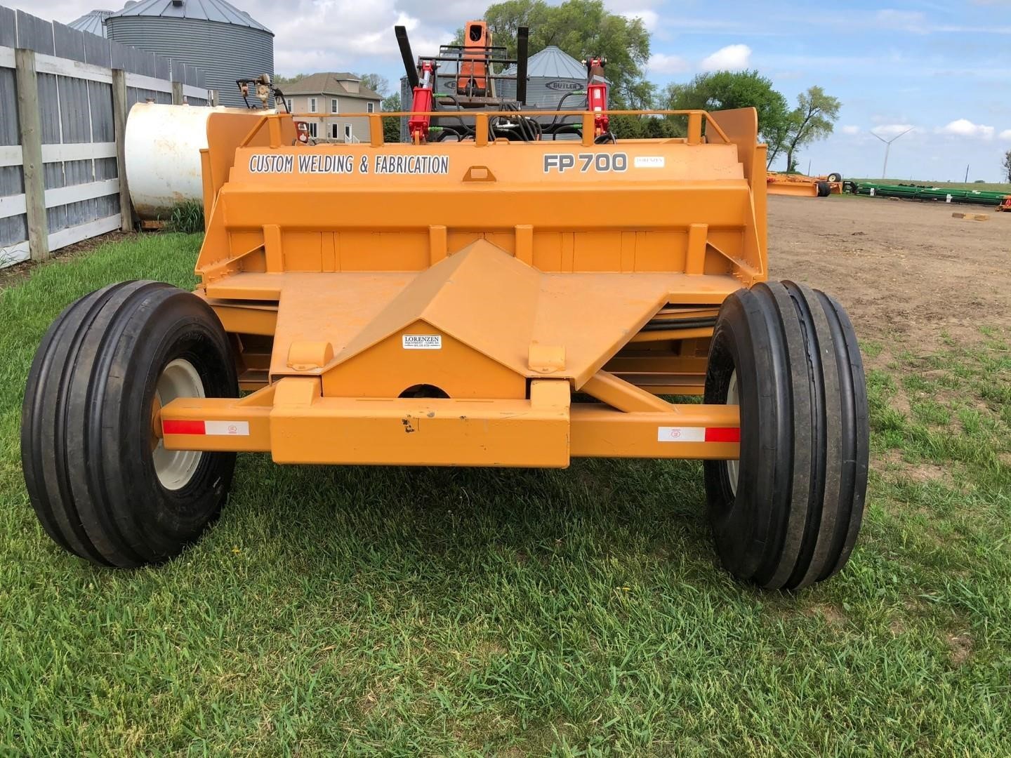 2022 CUSTOM WELDING & FABRICATION FP700 Blade 16,000 Machinery Pete