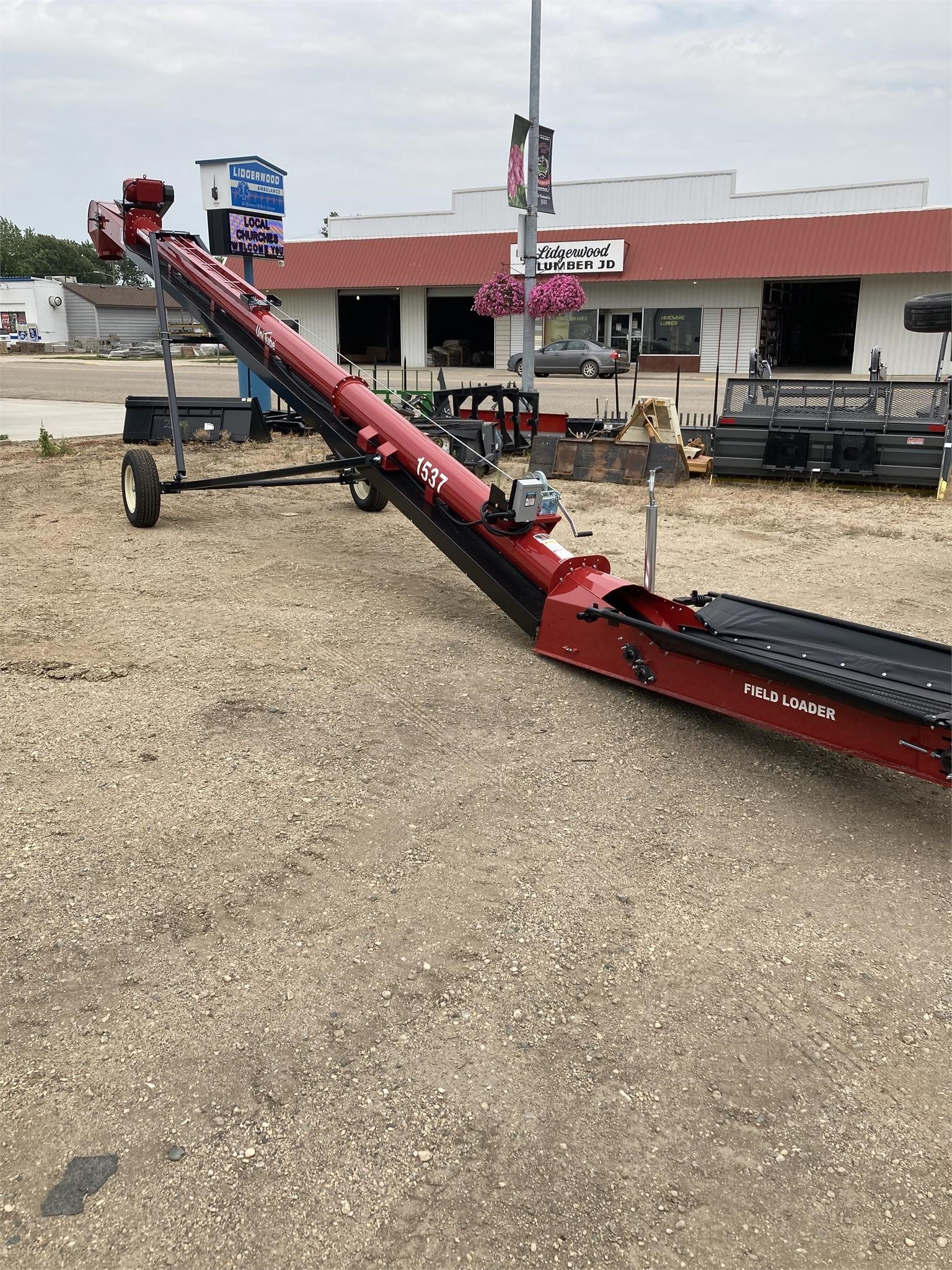 Universal 1537 FIELD LOADER TD Augers and Conveyor Lidgerwood, North Dakota Call