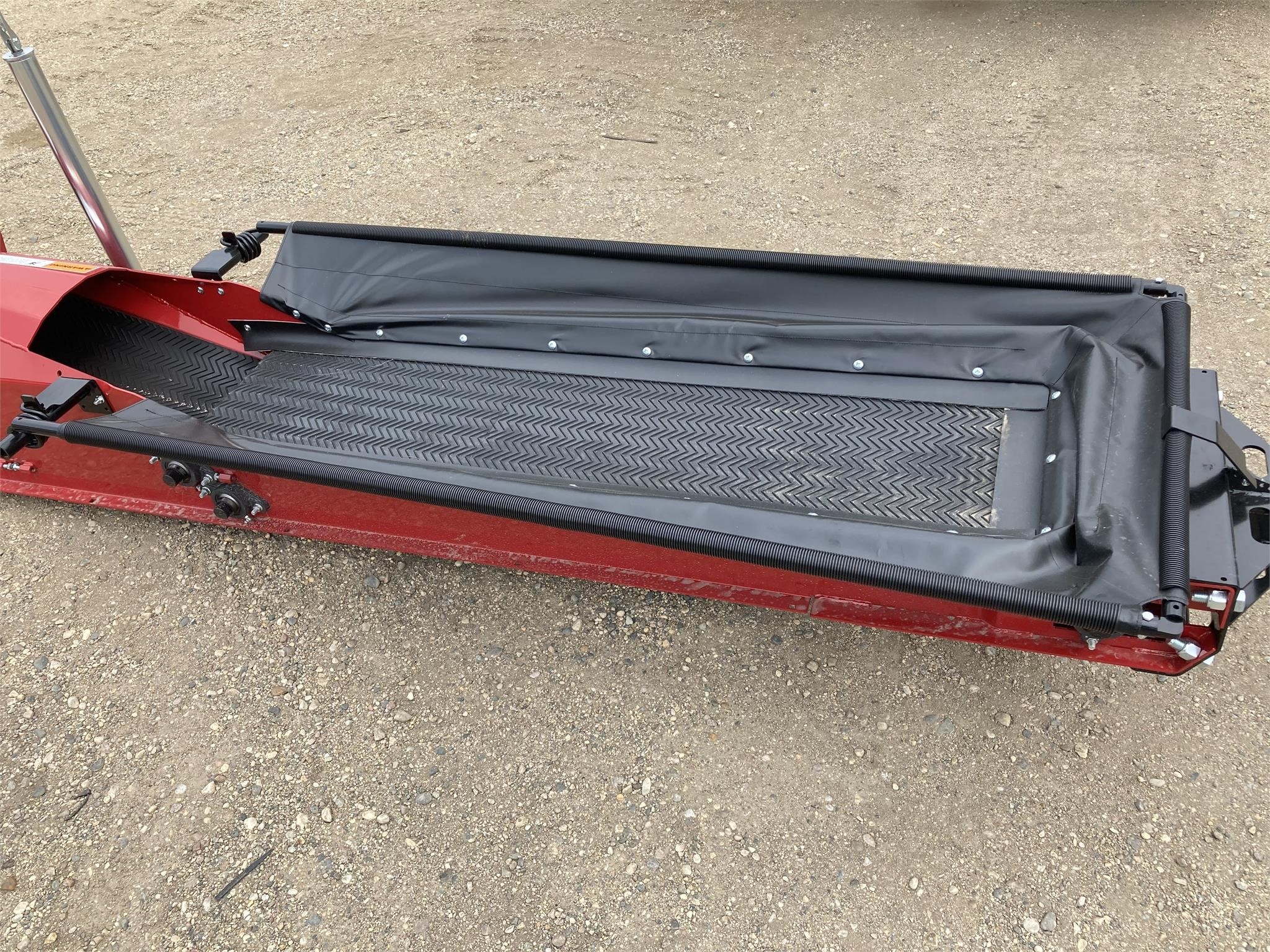  Universal 1537 FIELD LOADER TD Augers and Conveyor