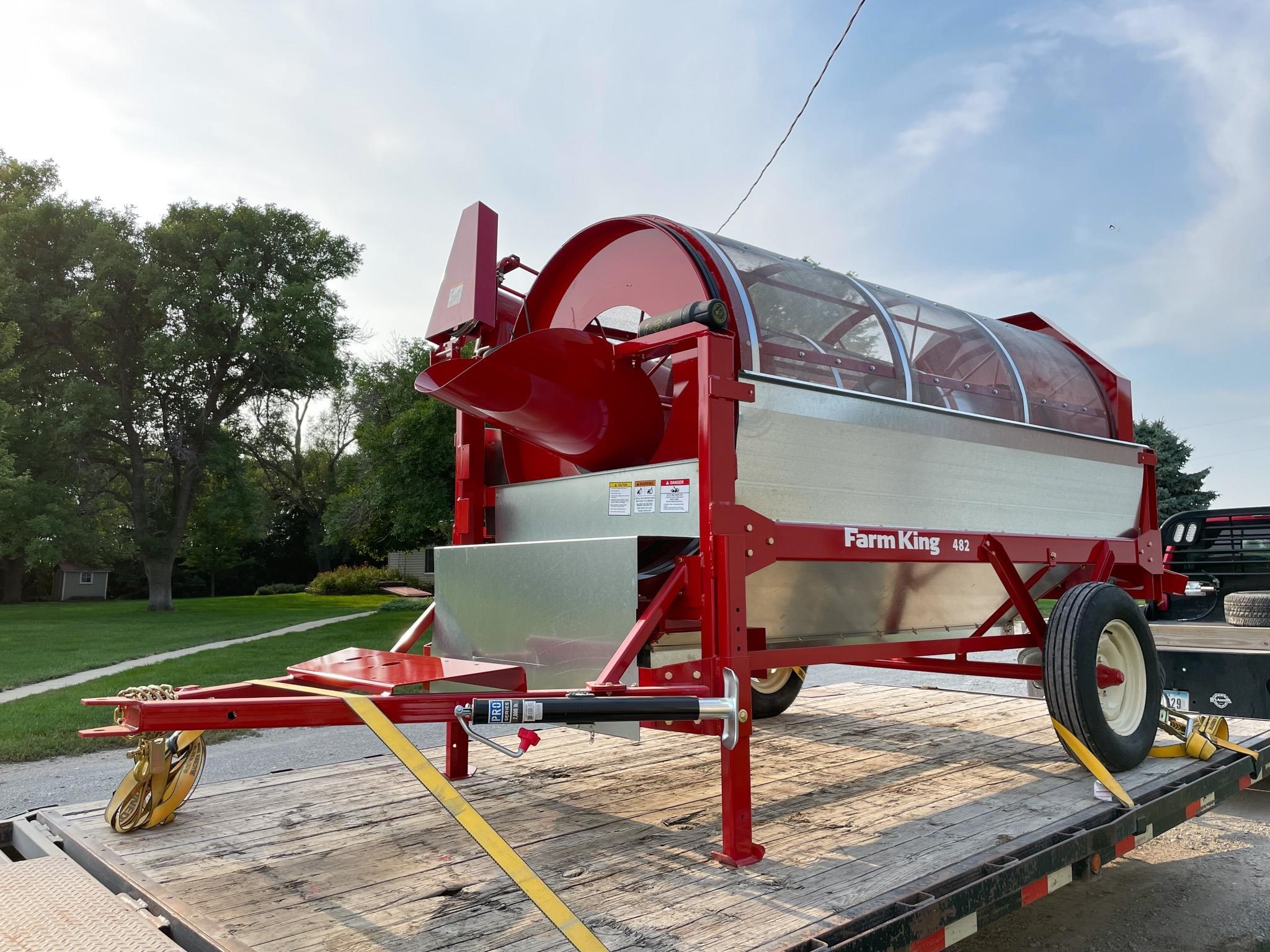 2026 Farm King Y482 Grain Cleaner