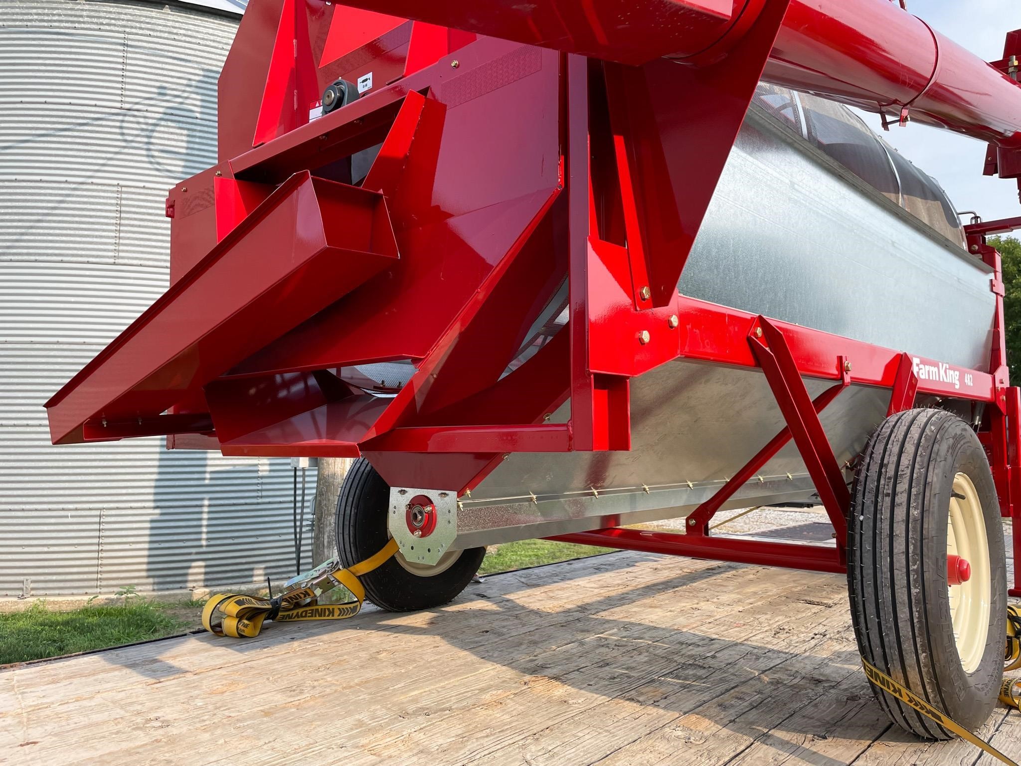 2026 Farm King Y482 Grain Cleaner
