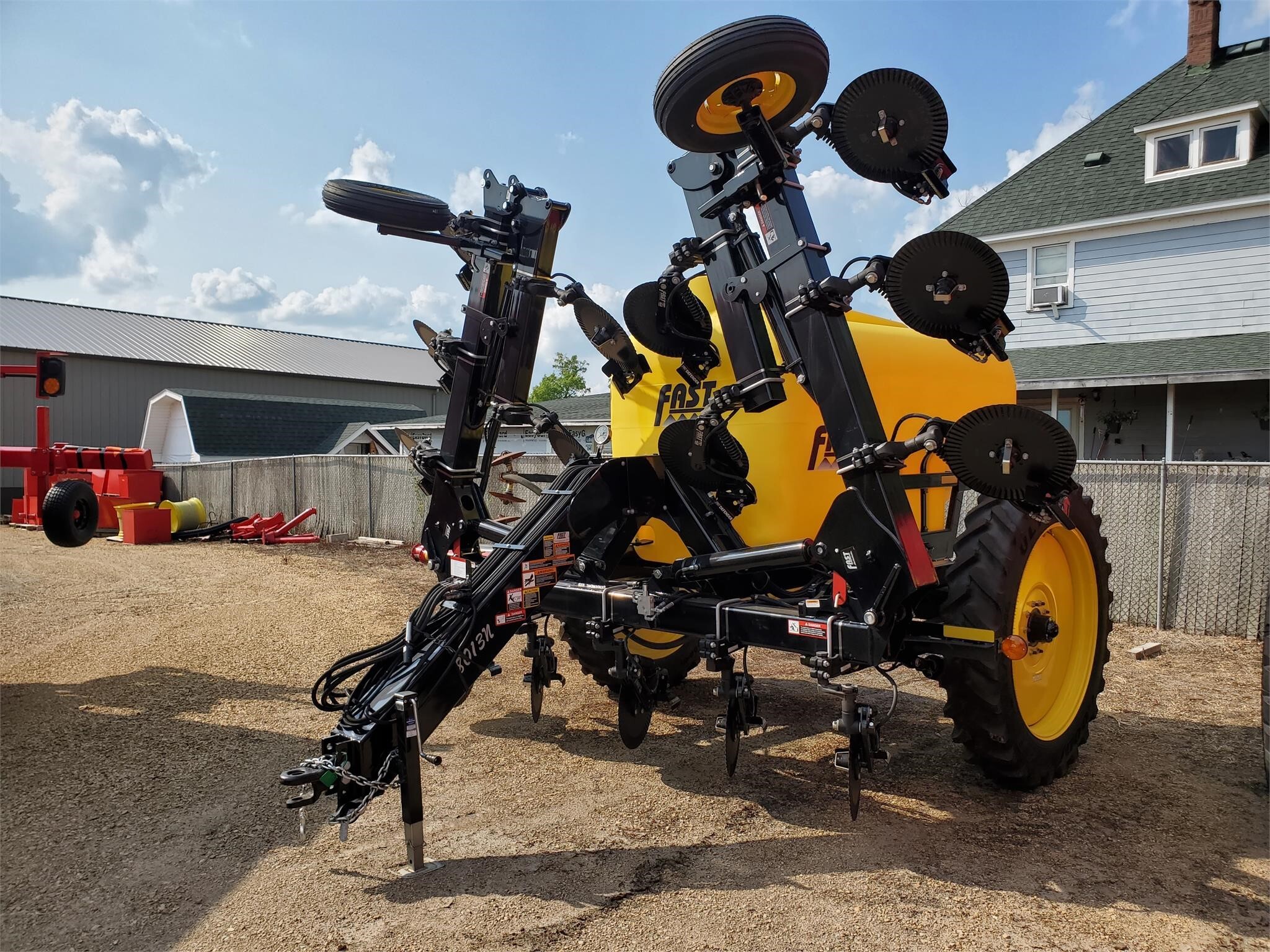  Fast 8013N Pull-Type Fertilizer Spreader