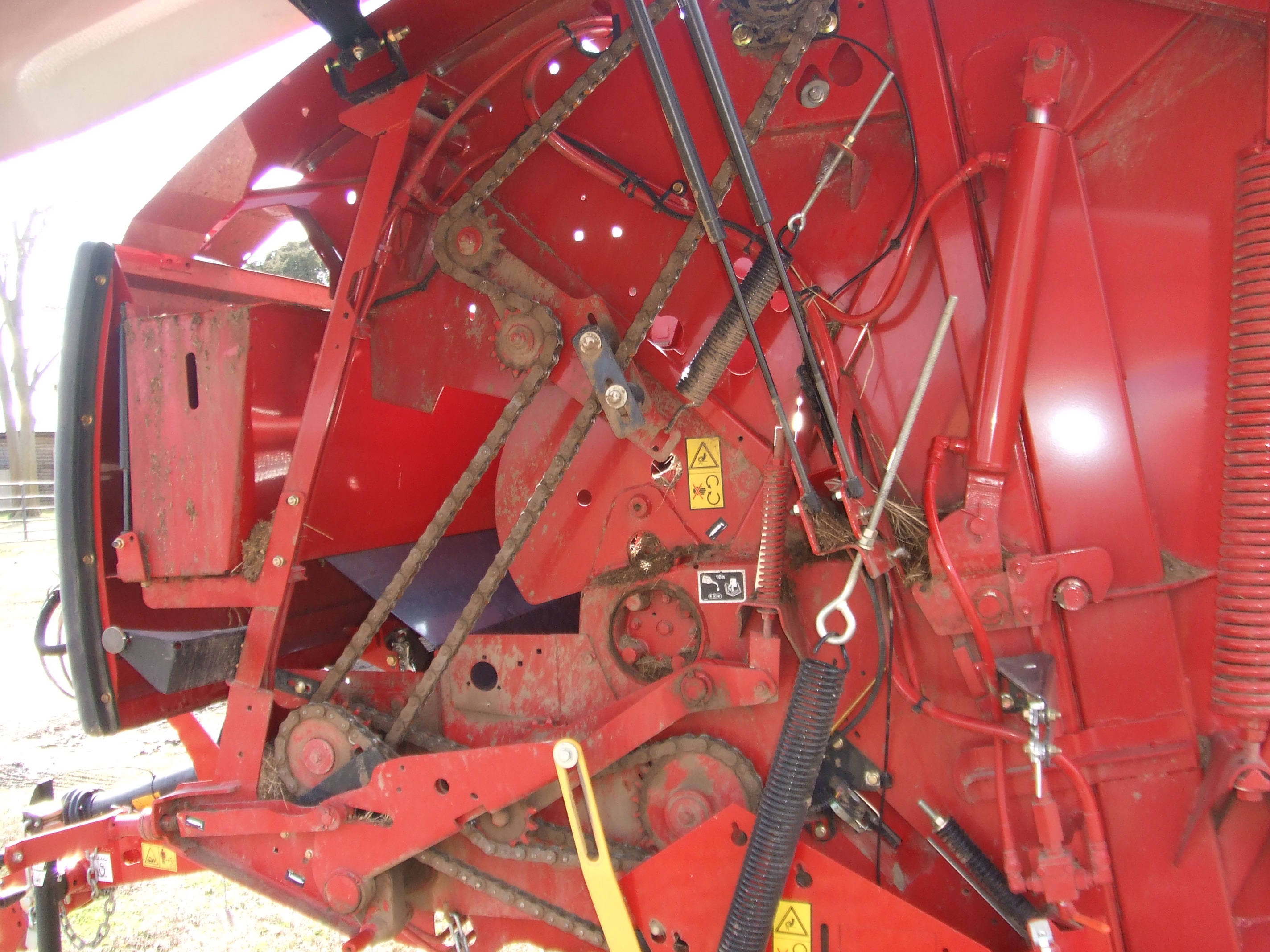 2018 New Holland Roll-Belt 550 Round Baler