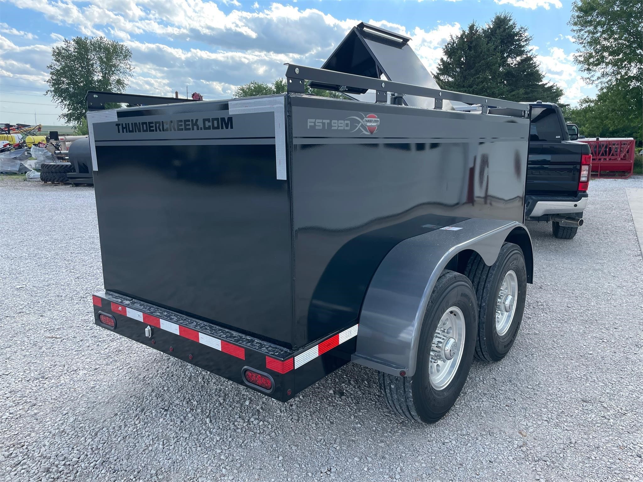 2023 Thunder Creek FST990 Fuel Trucks/Trailer