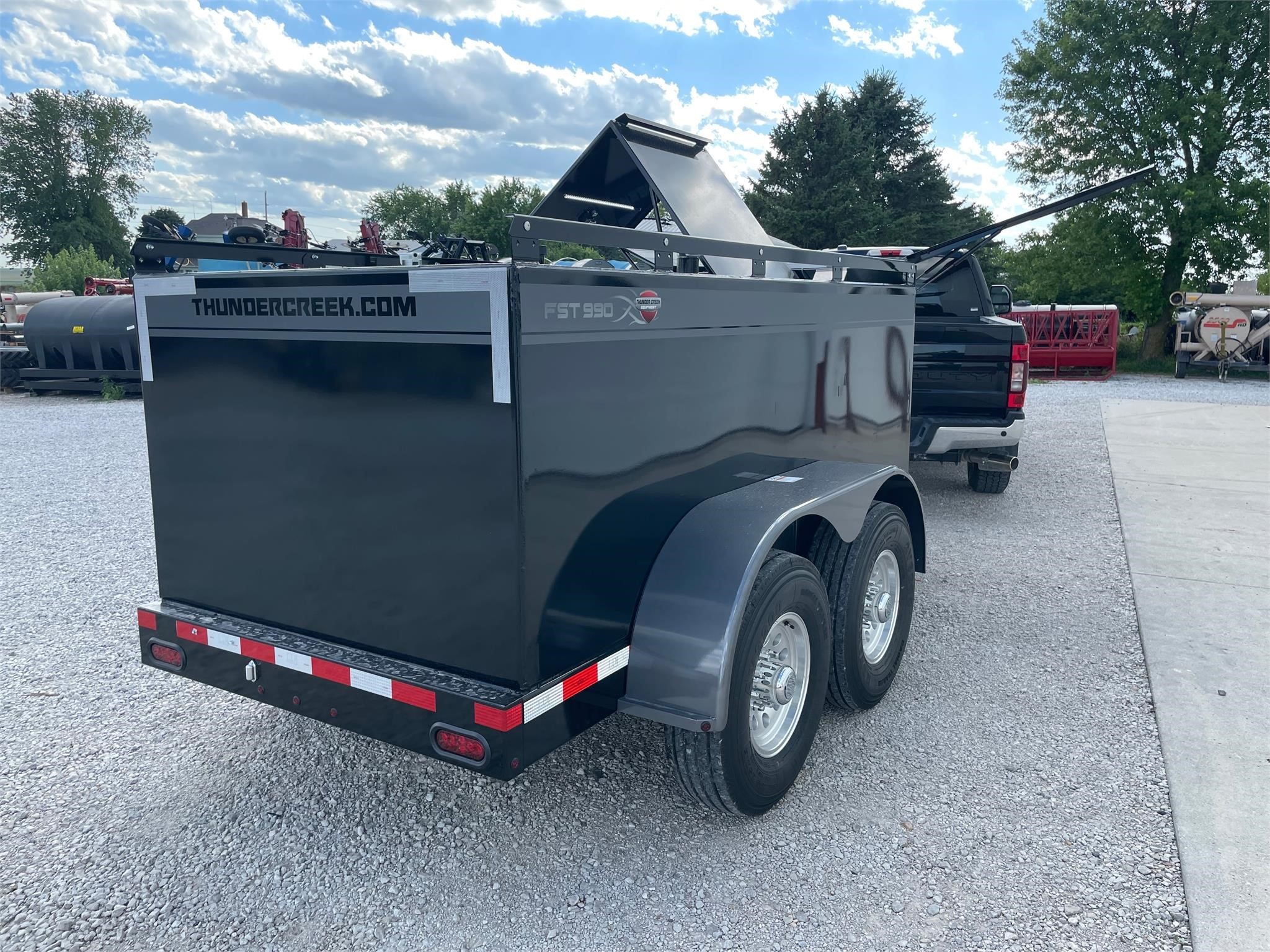 2023 Thunder Creek FST990 Fuel Trucks/Trailer
