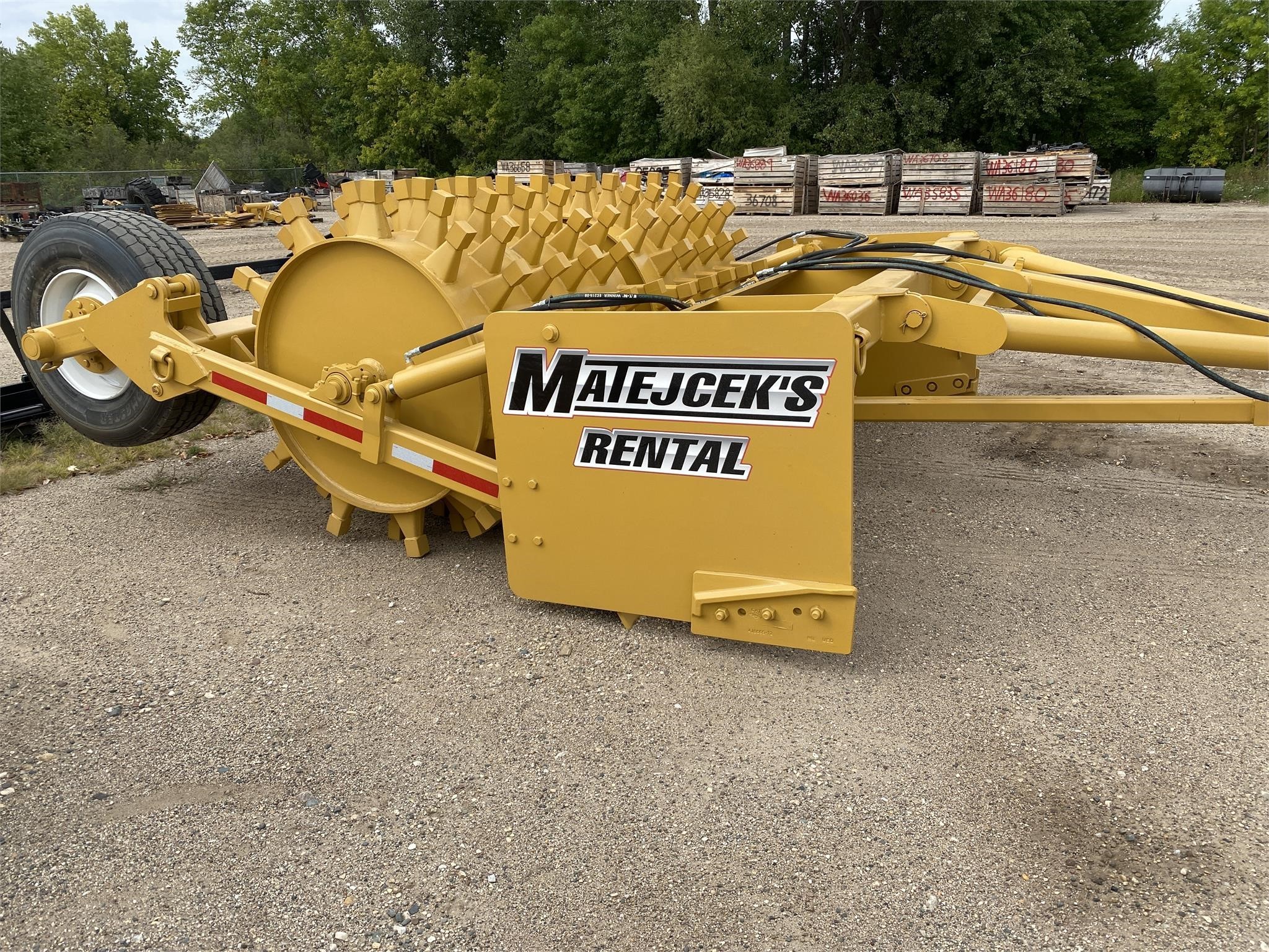 2022 Holmes Welding & Fabrication 11F Compacting and Paving Call