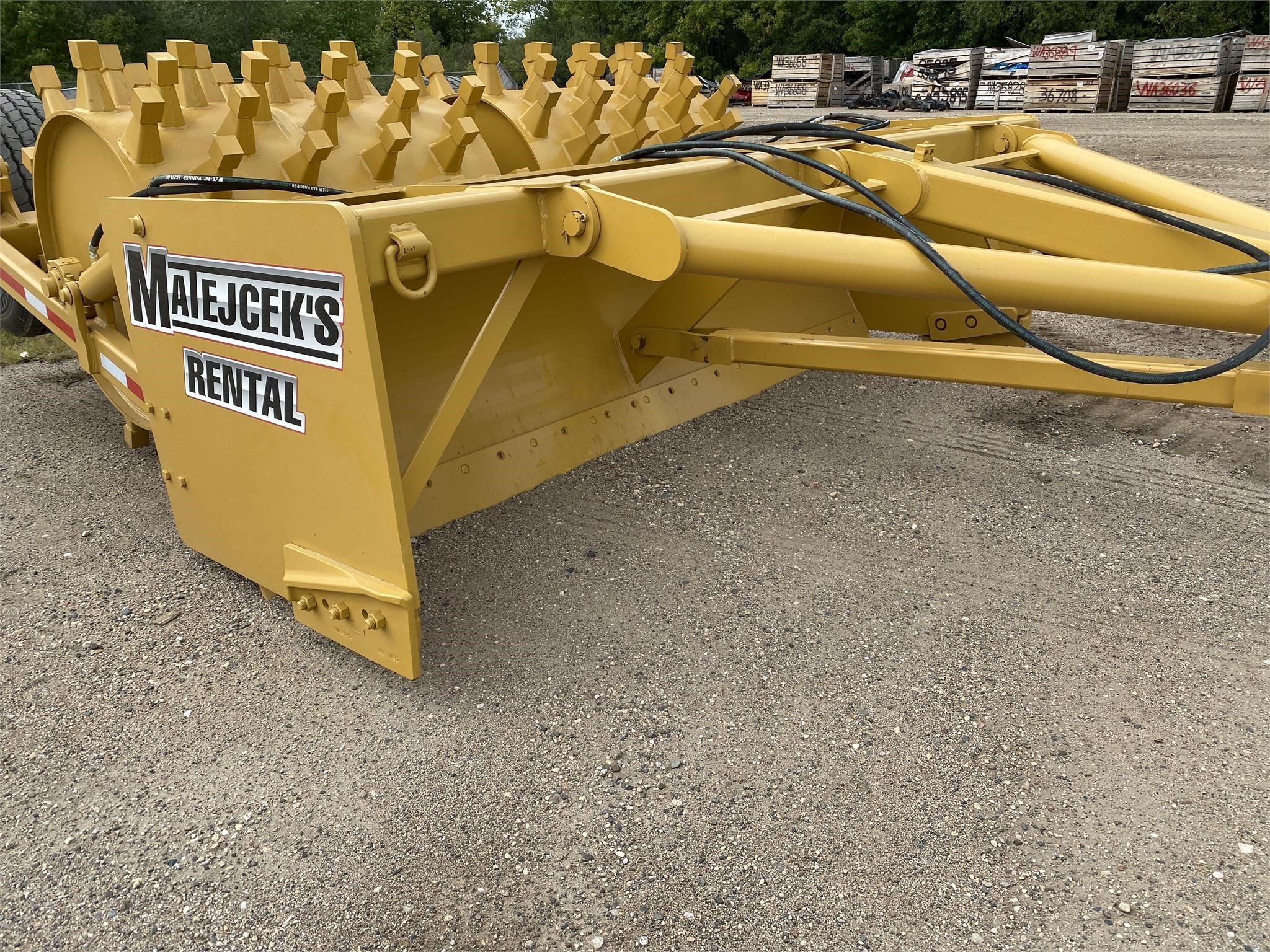 2022 Holmes Welding & Fabrication 11F Compacting and Paving Call