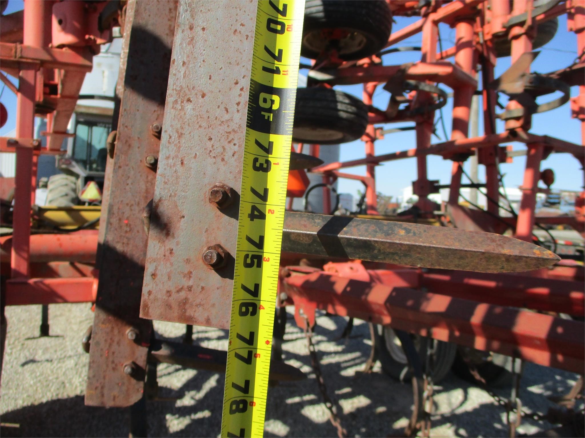  Allis Chalmers 1400 Field Cultivator