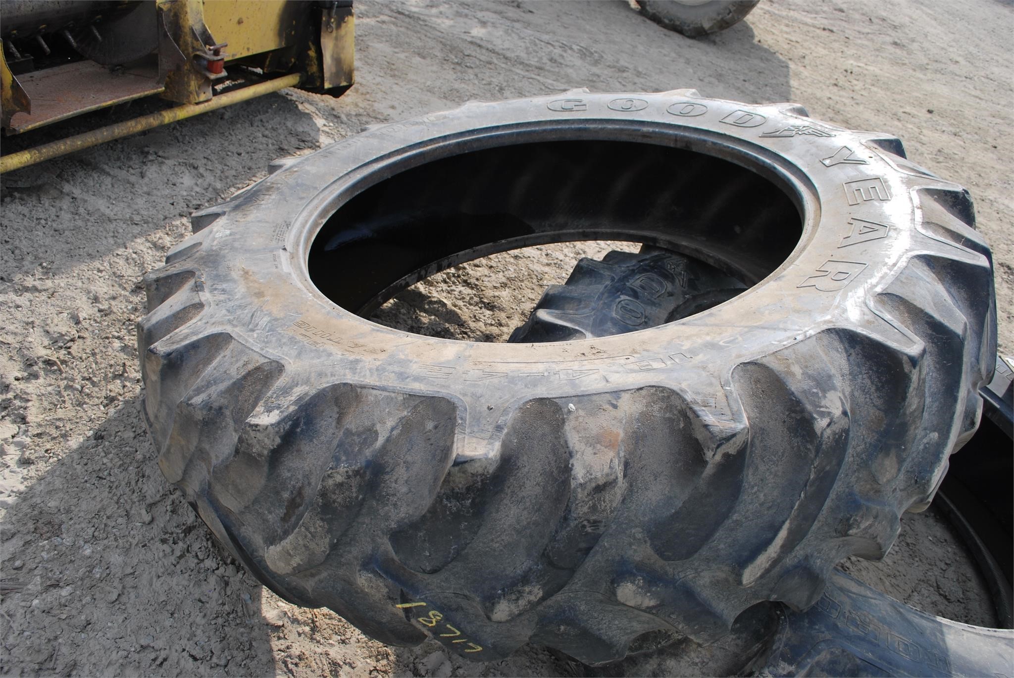  Goodyear 18.4X42 Wheels / Tires / Track