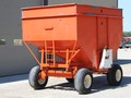  Buhler Farm King 300 Gravity Wagon