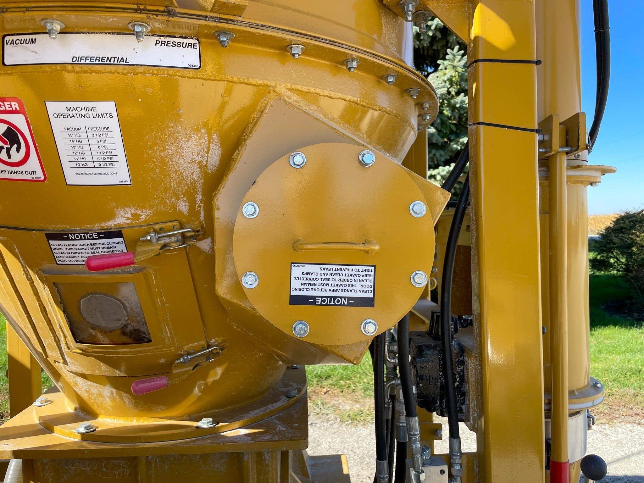 2026 VAC BOSS 6068D Grain Vac