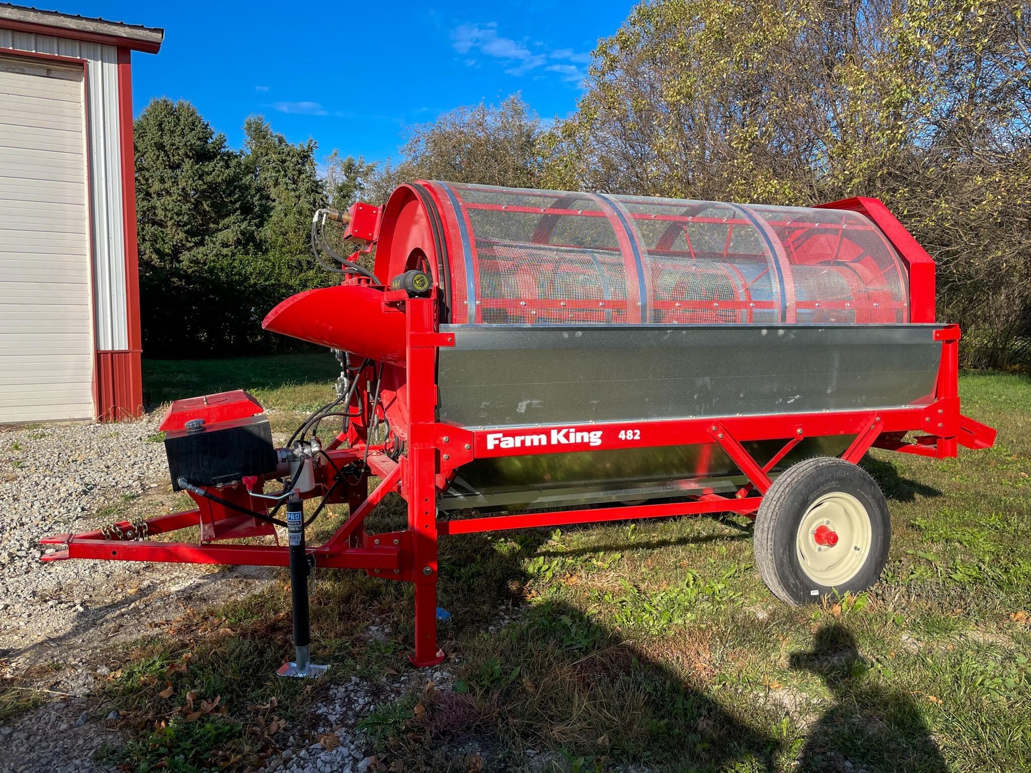 2026 Farm King Y482 Grain Cleaner
