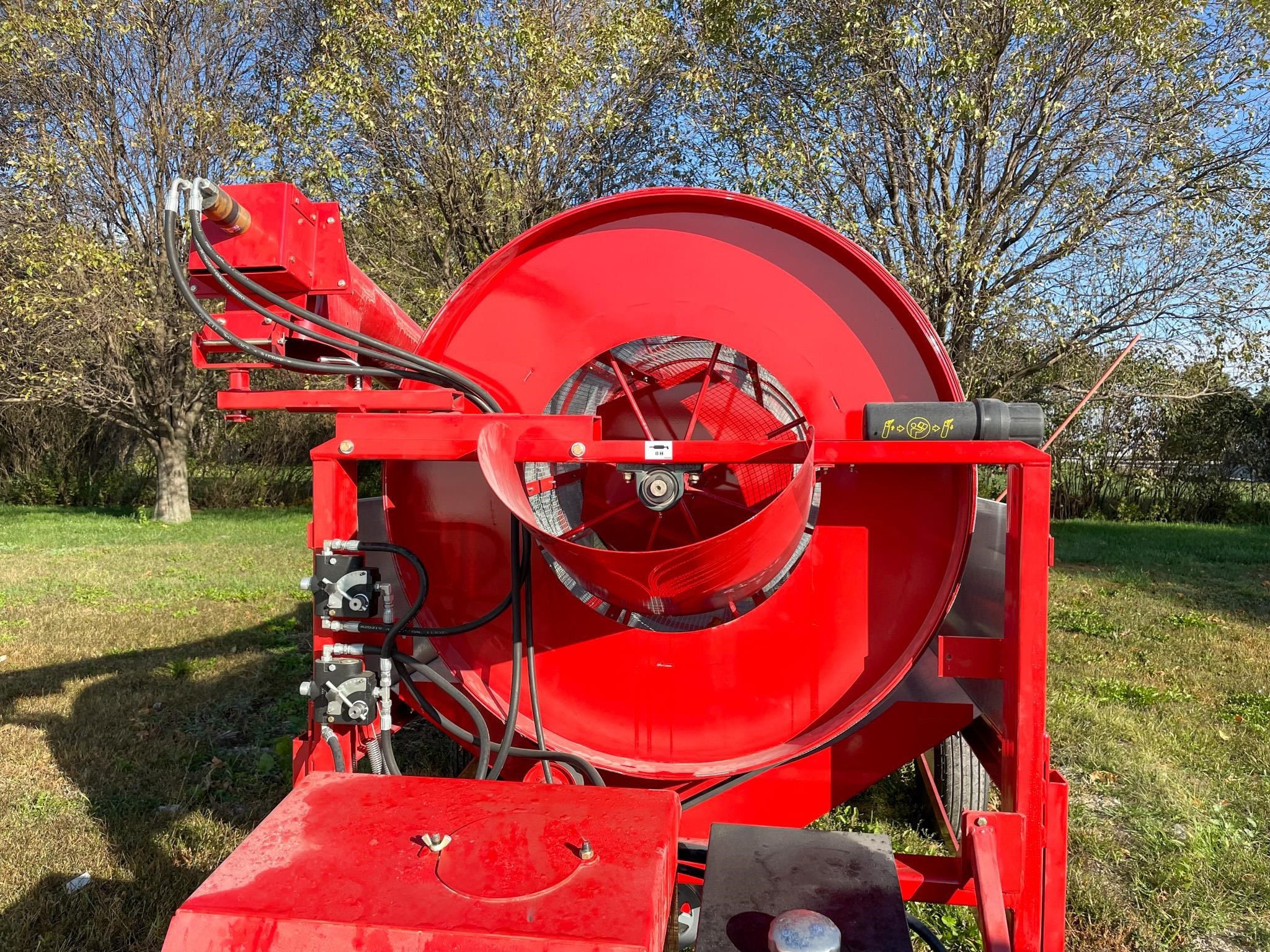 2026 Farm King Y482 Grain Cleaner
