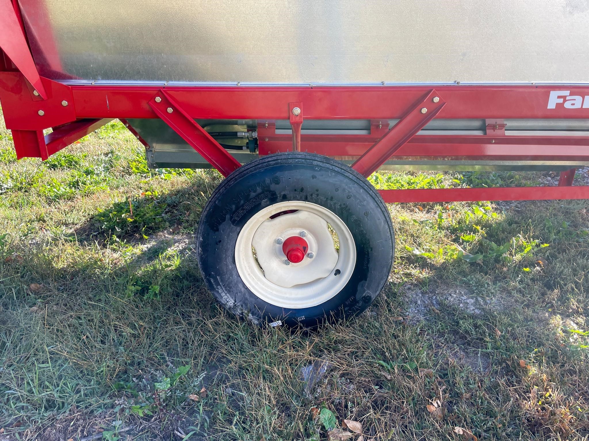 2026 Farm King Y482 Grain Cleaner