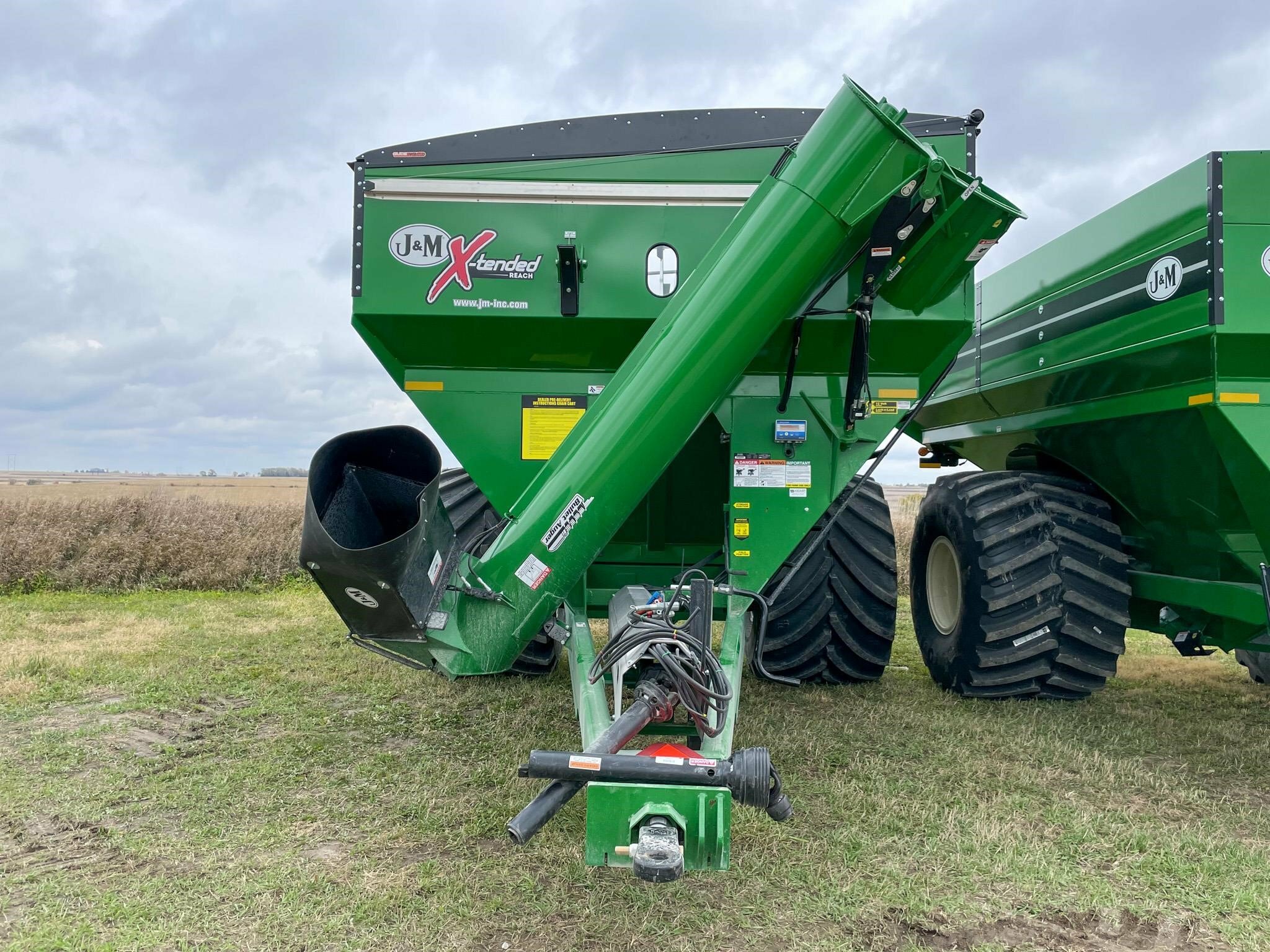 2026 J&M 1312-20S Grain Cart