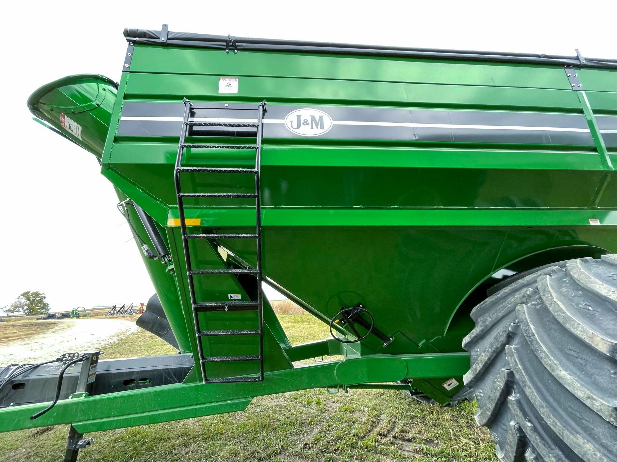 2026 J&M 1312-20S Grain Cart