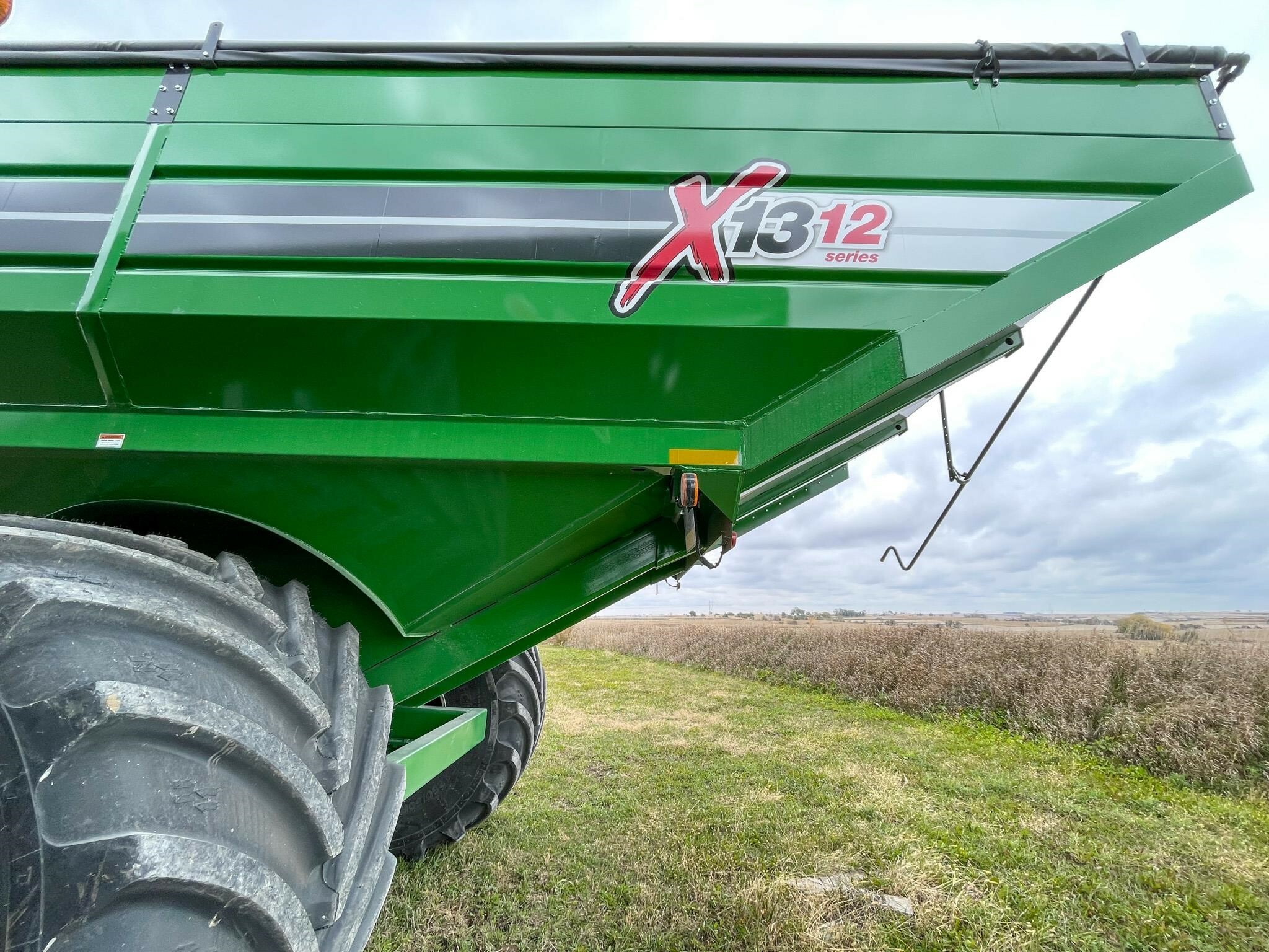 2026 J&M 1312-20S Grain Cart
