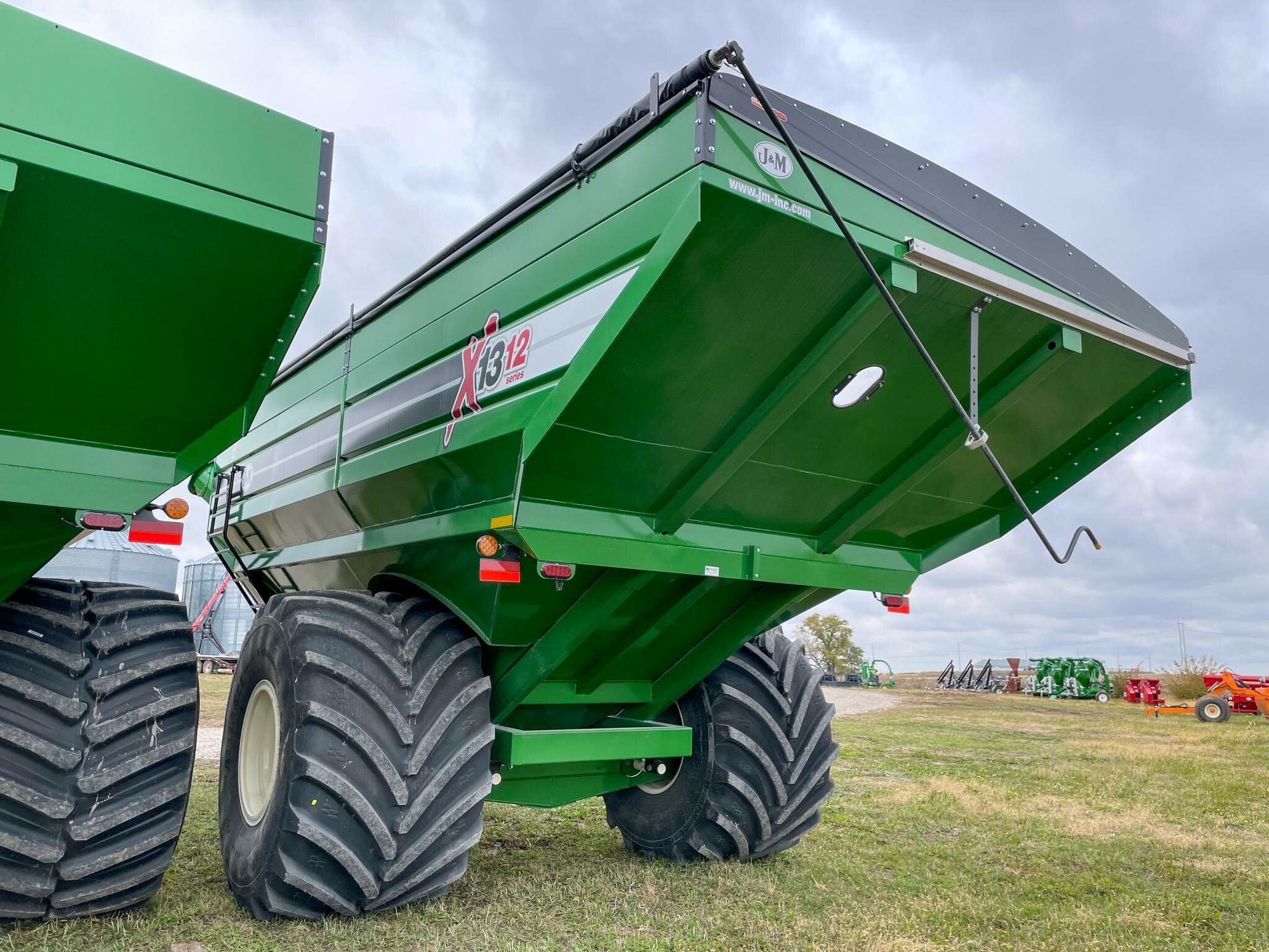 2026 J&M 1312-20S Grain Cart