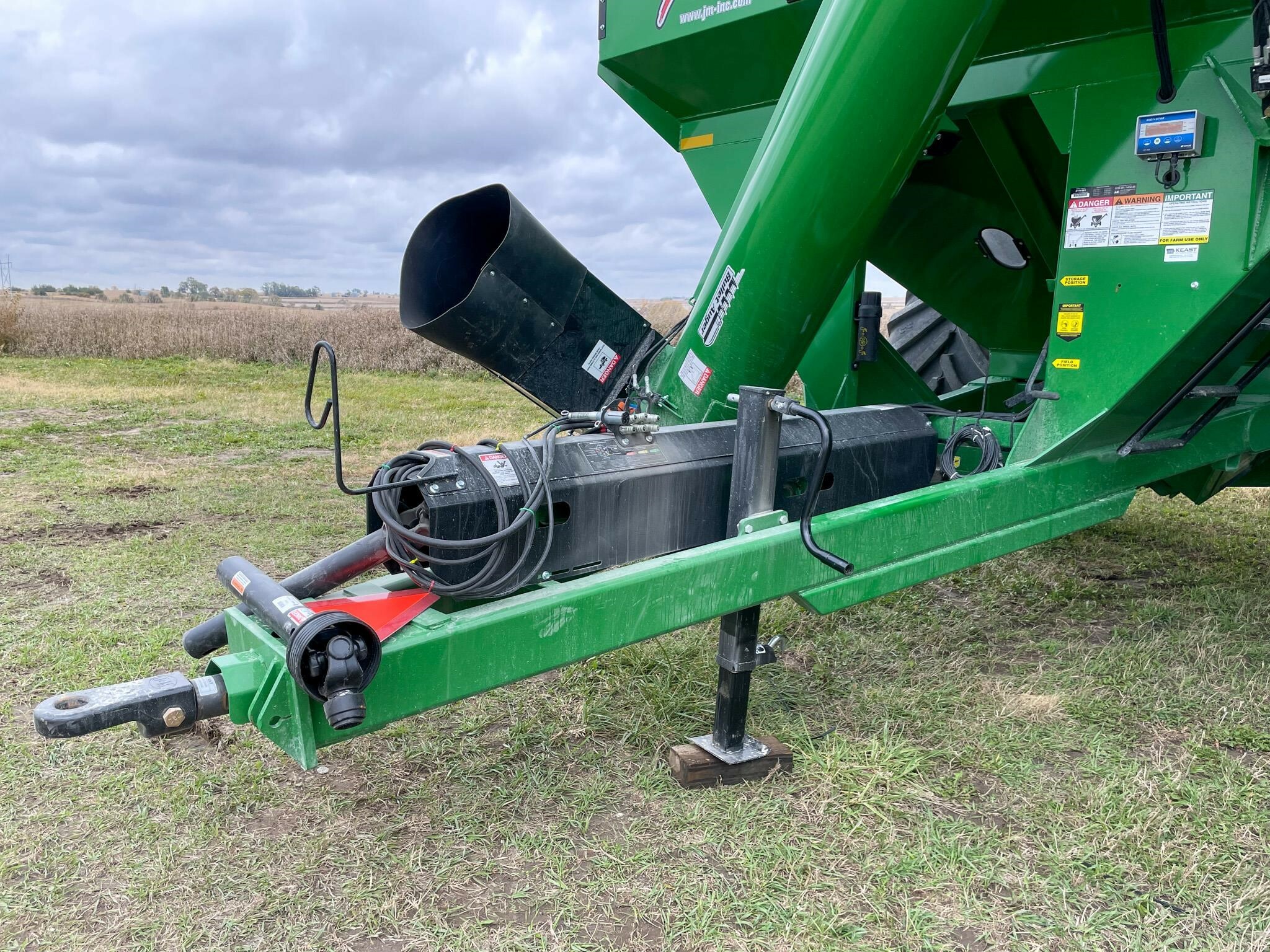 2026 J&M 1312-20S Grain Cart