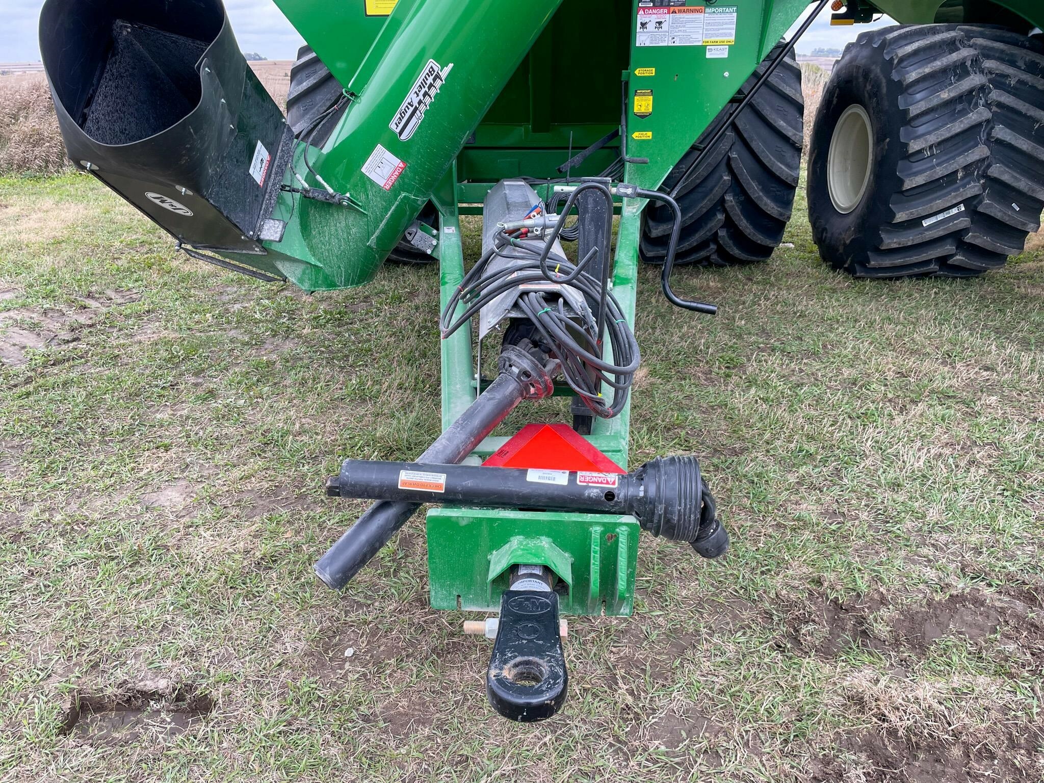 2026 J&M 1312-20S Grain Cart