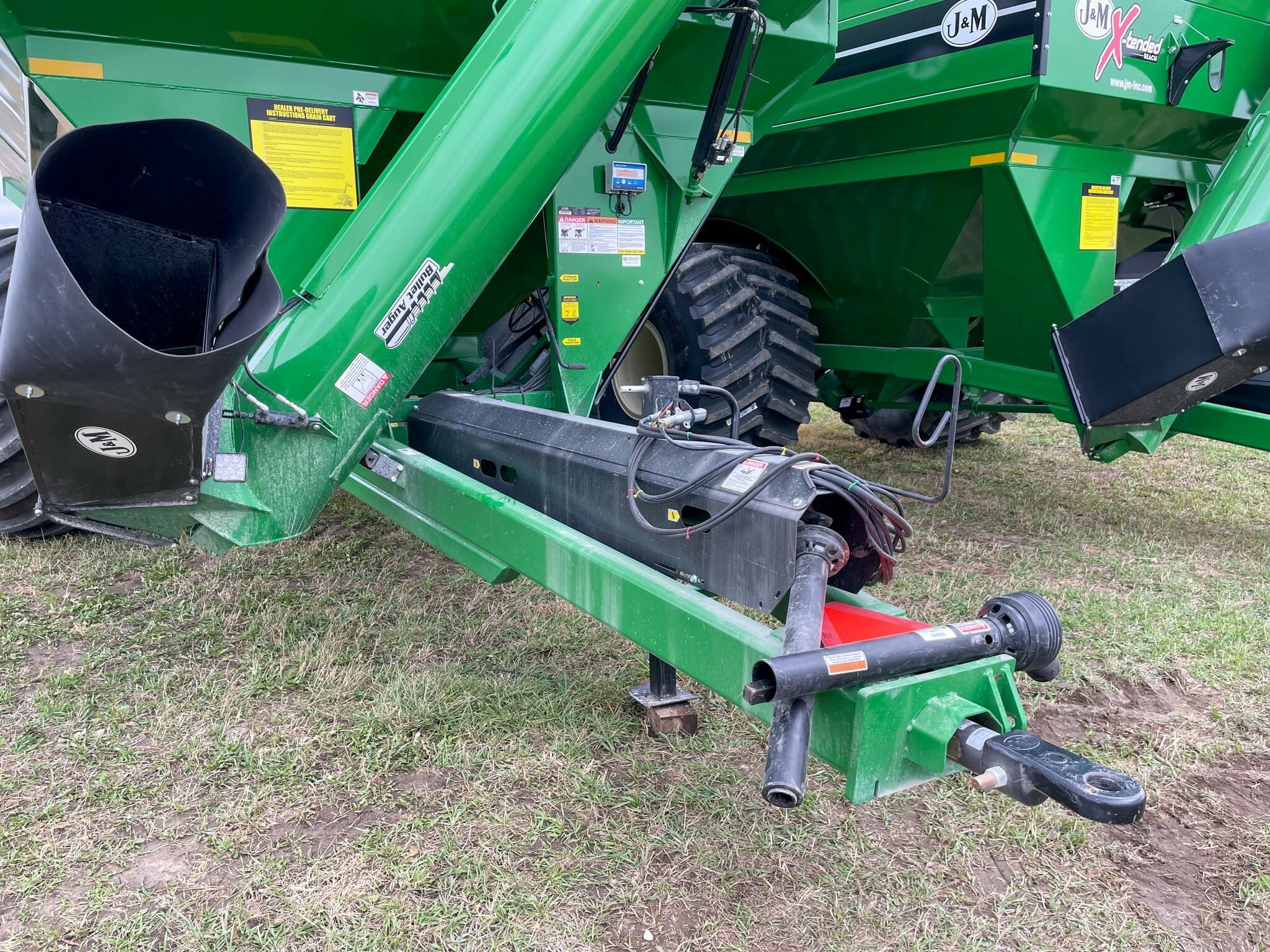 2026 J&M 1312-20S Grain Cart