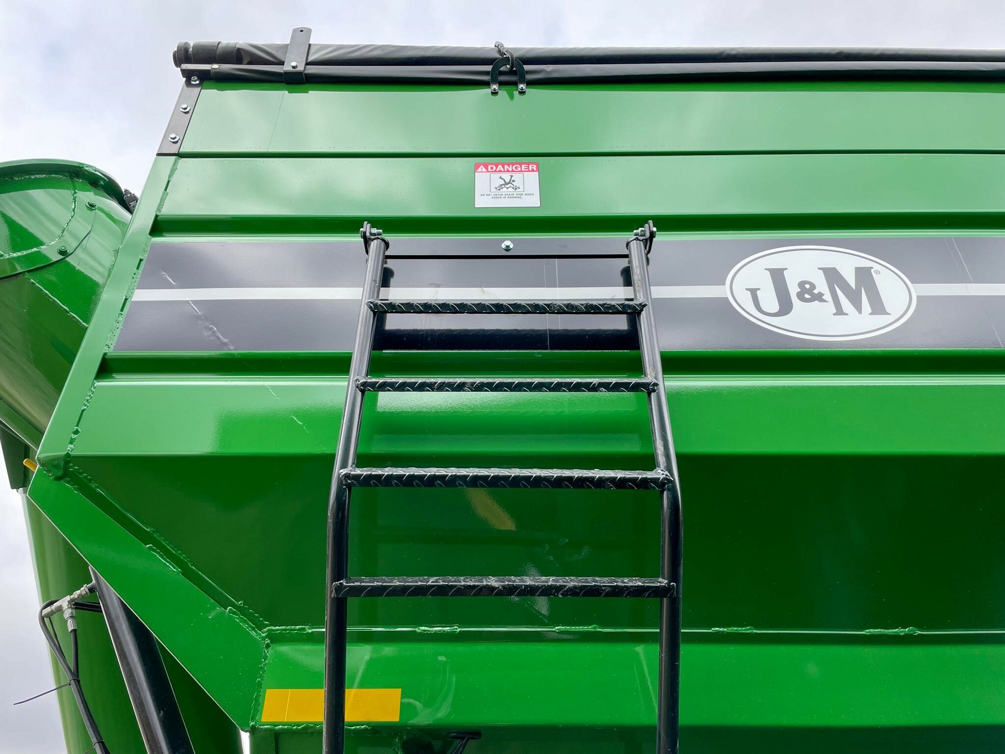 2026 J&M 1312-20S Grain Cart