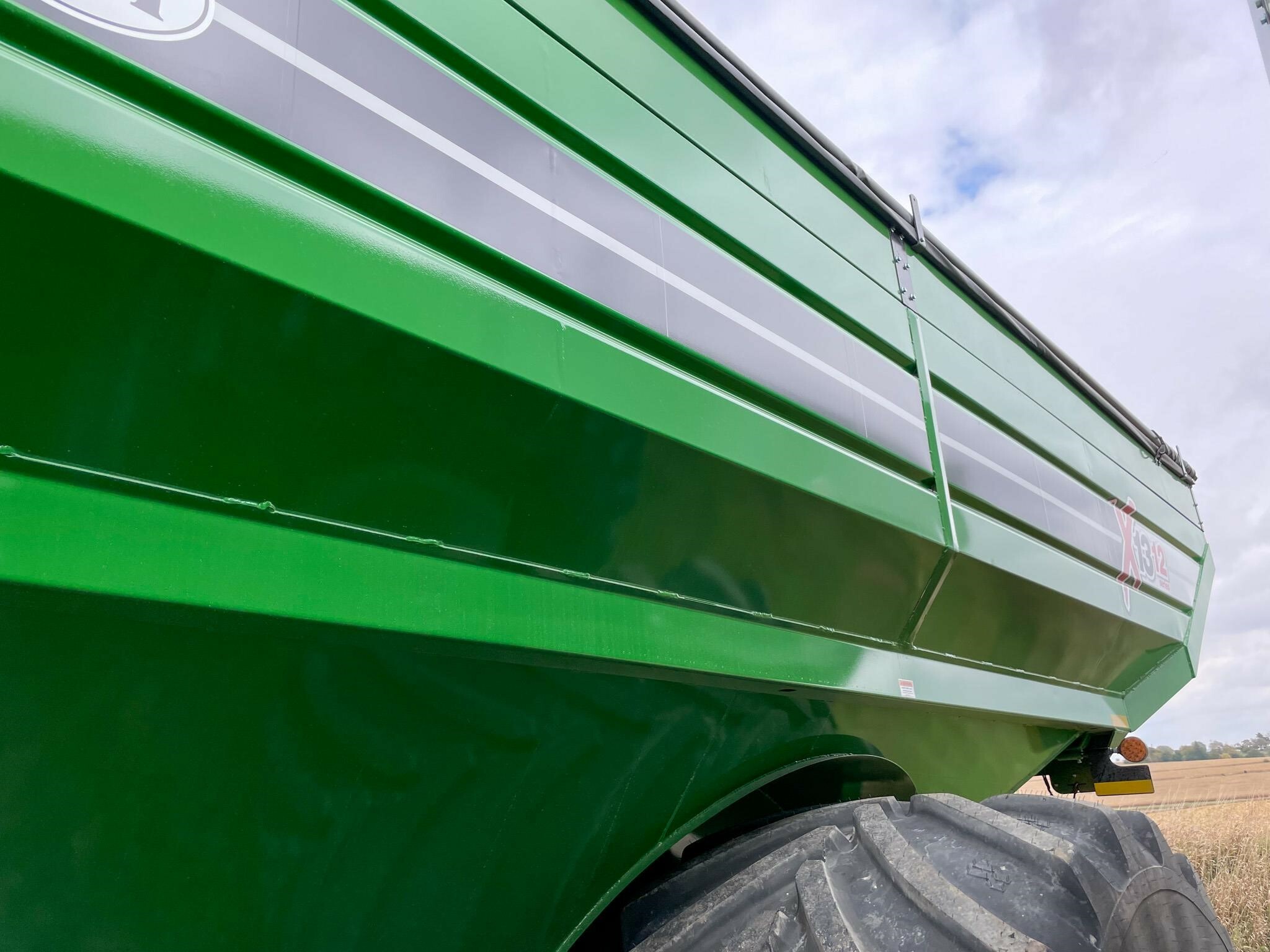 2026 J&M 1312-20S Grain Cart