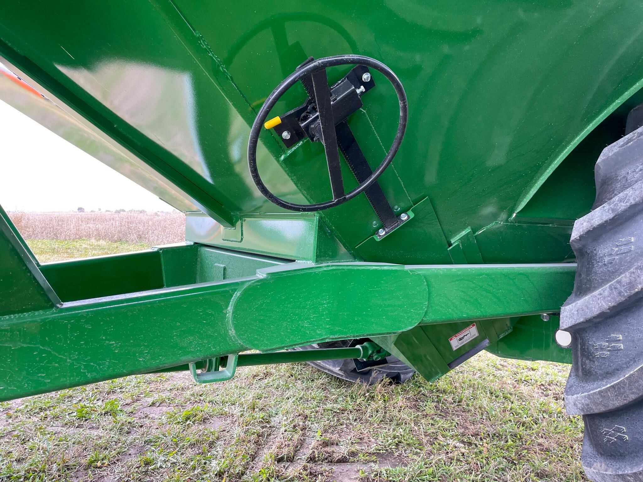 2026 J&M 1312-20S Grain Cart