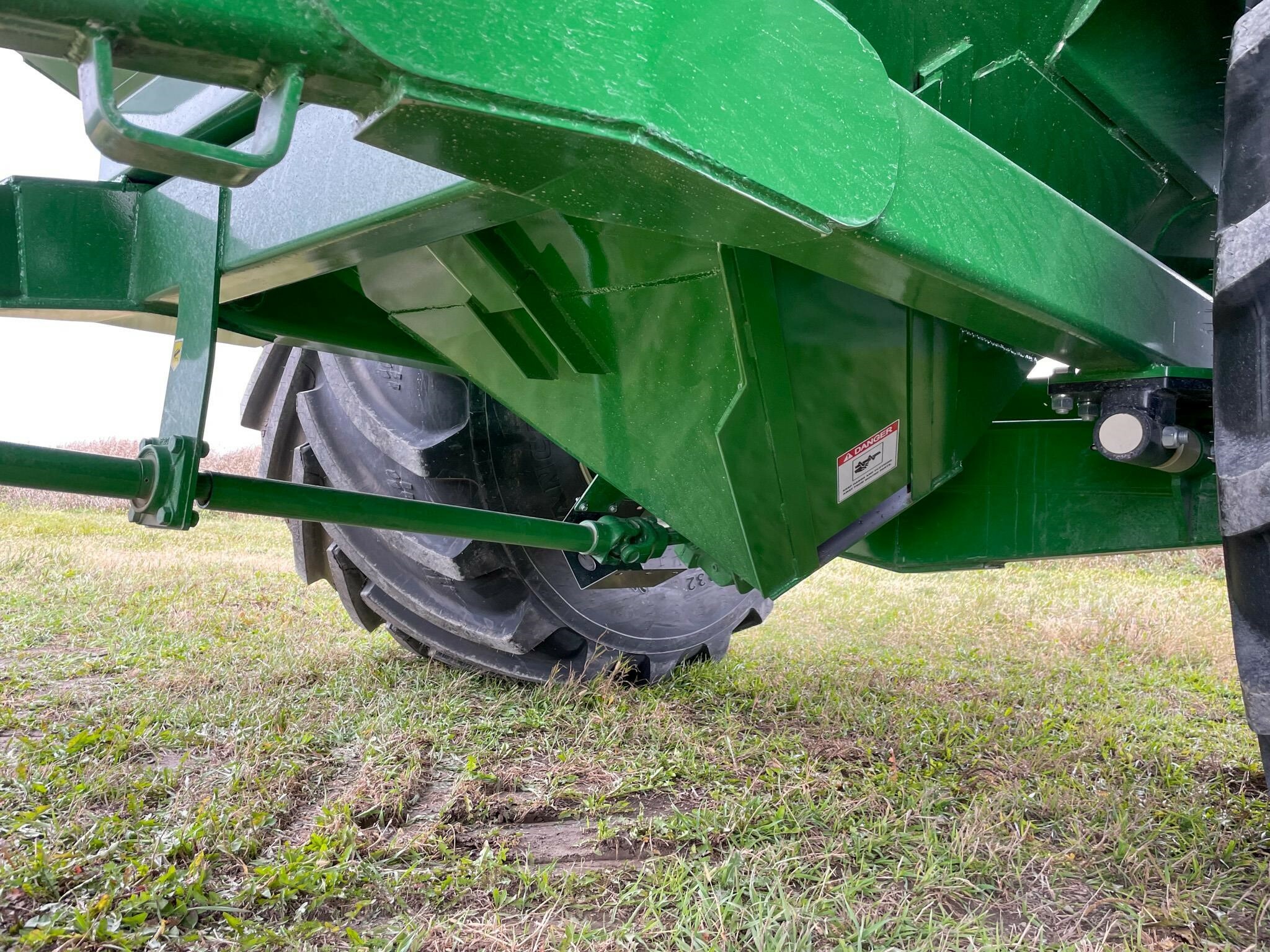 2026 J&M 1312-20S Grain Cart