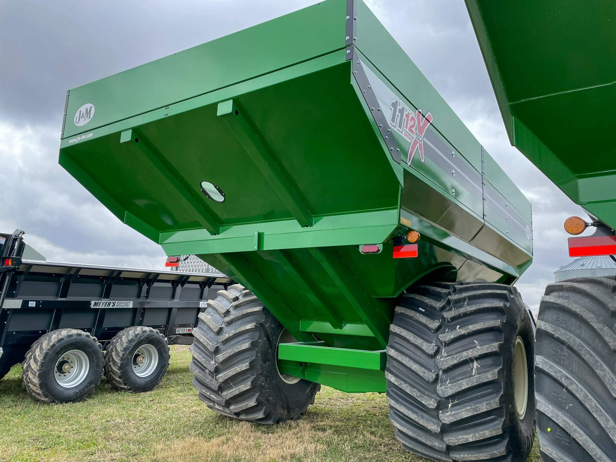 2026 J&M 1112 Grain Cart
