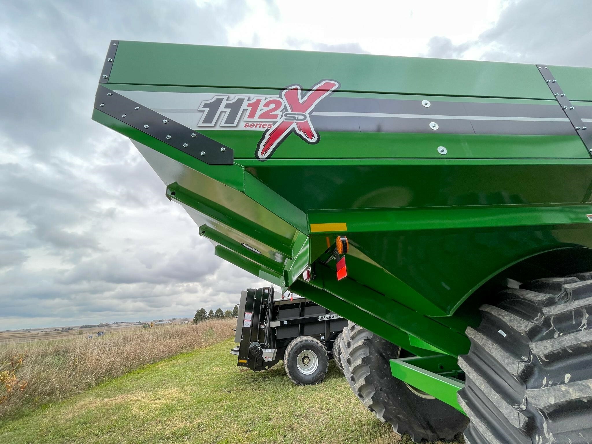 2026 J&M 1112 Grain Cart
