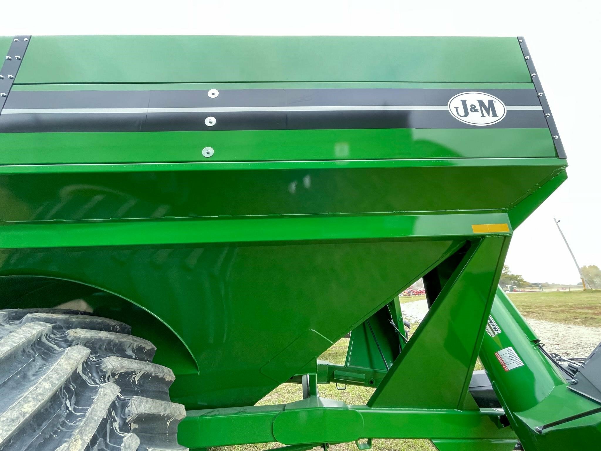 2026 J&M 1112 Grain Cart