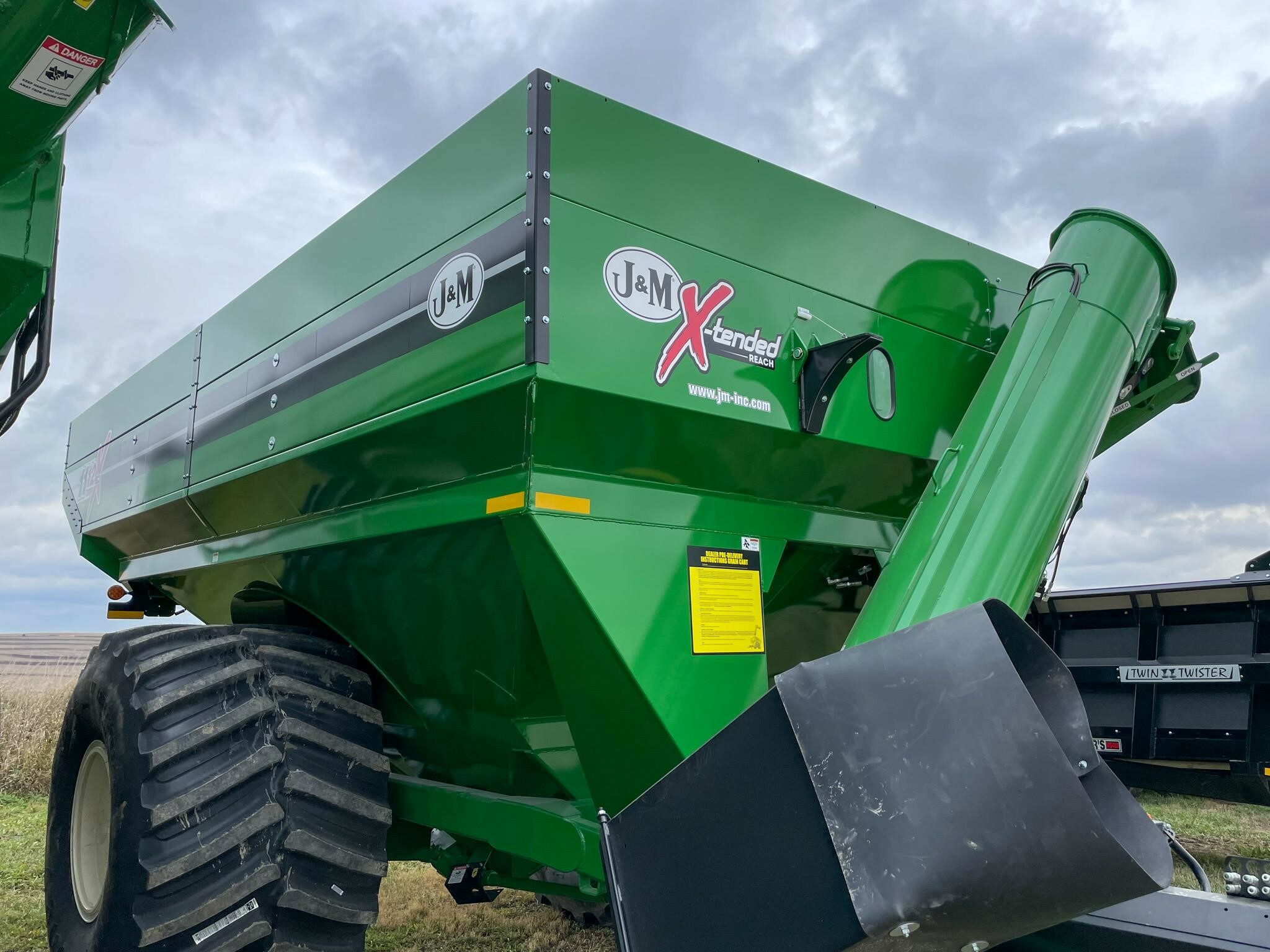 2026 J&M 1112 Grain Cart