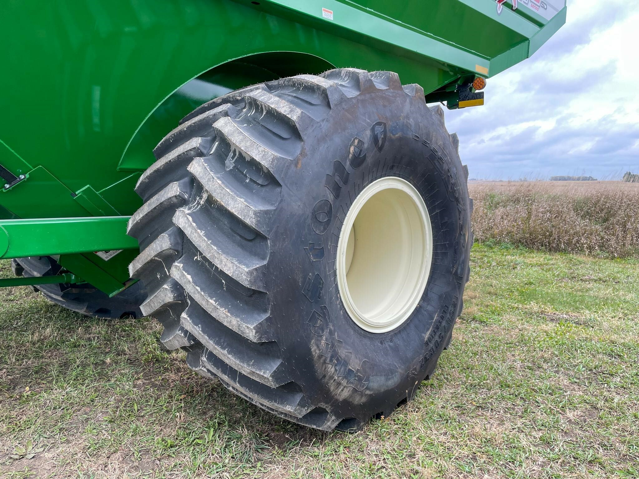 2026 J&M 1112 Grain Cart