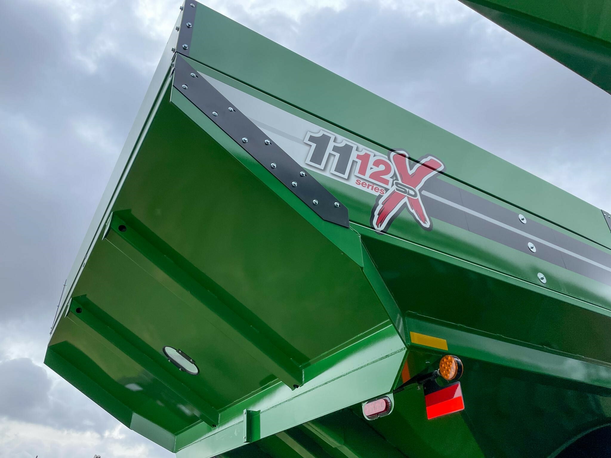 2026 J&M 1112 Grain Cart