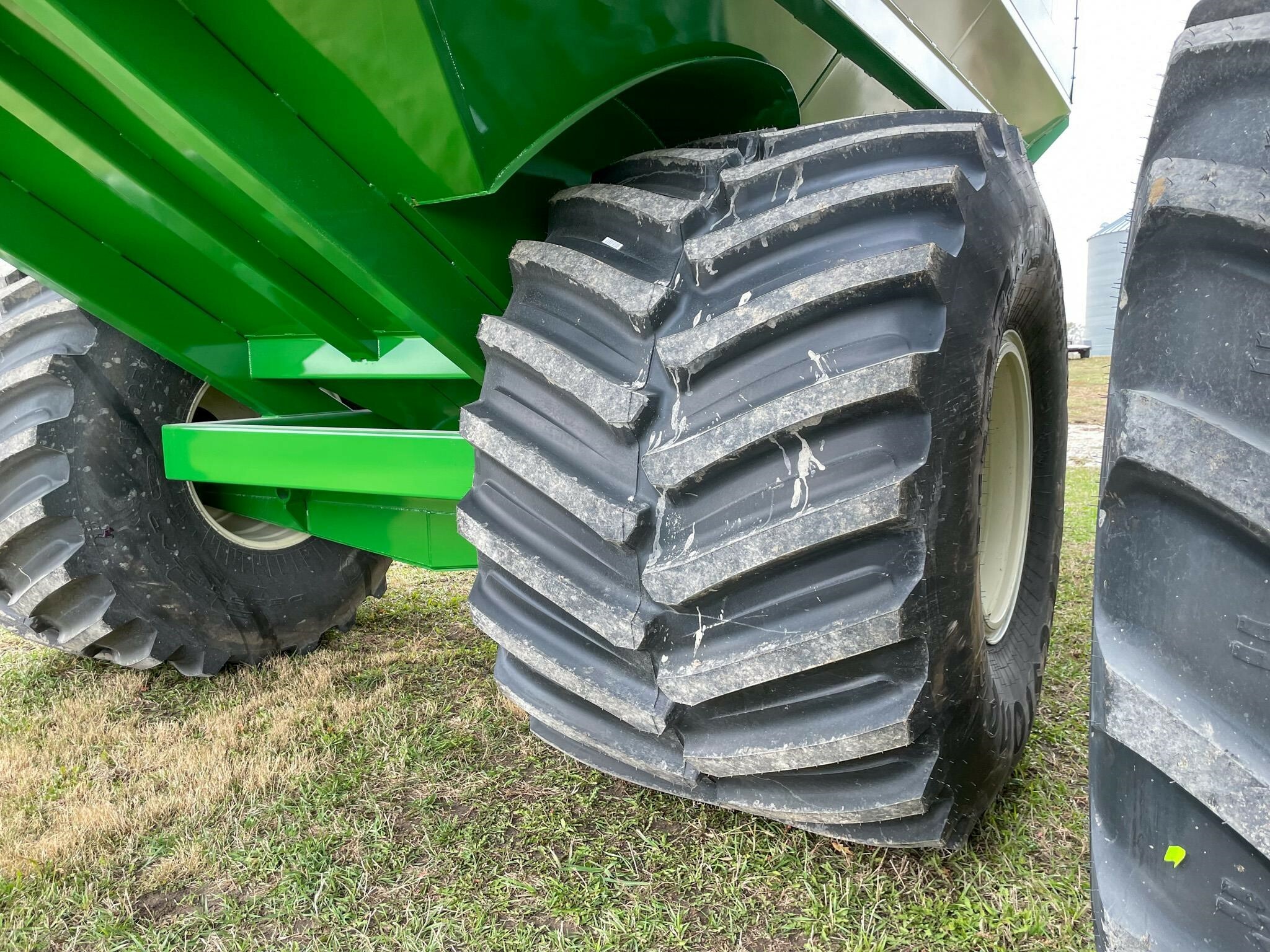 2026 J&M 1112 Grain Cart