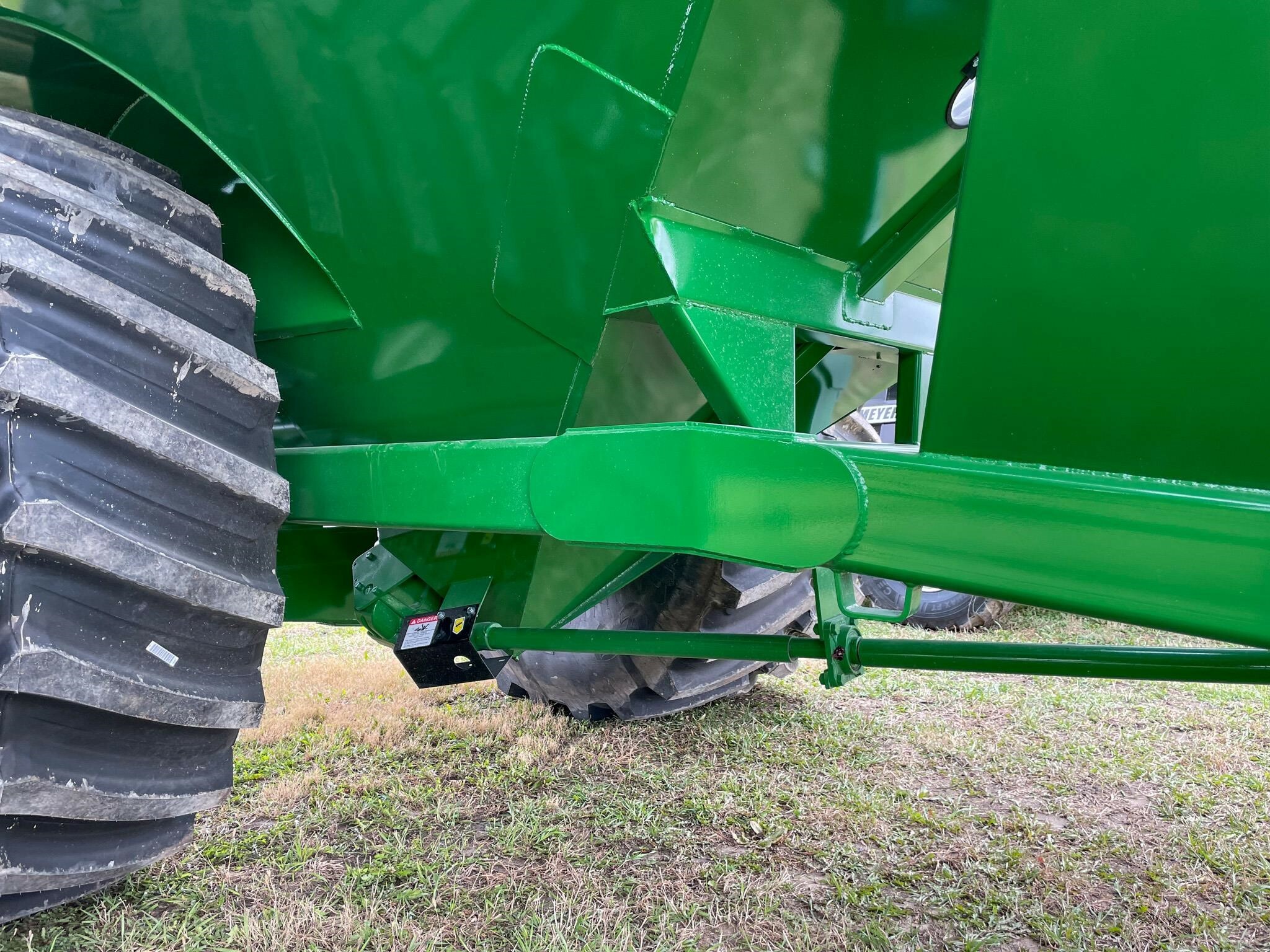 2026 J&M 1112 Grain Cart