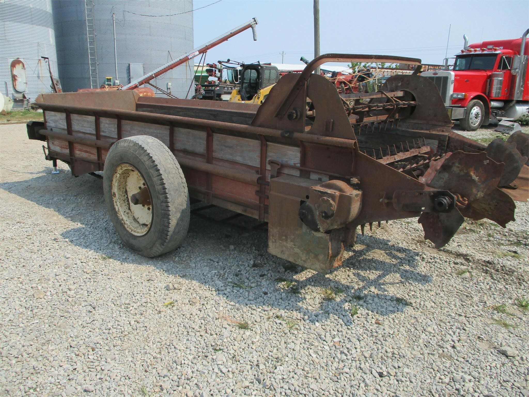 New Idea 217 Manure Spreader 3,250 Machinery Pete