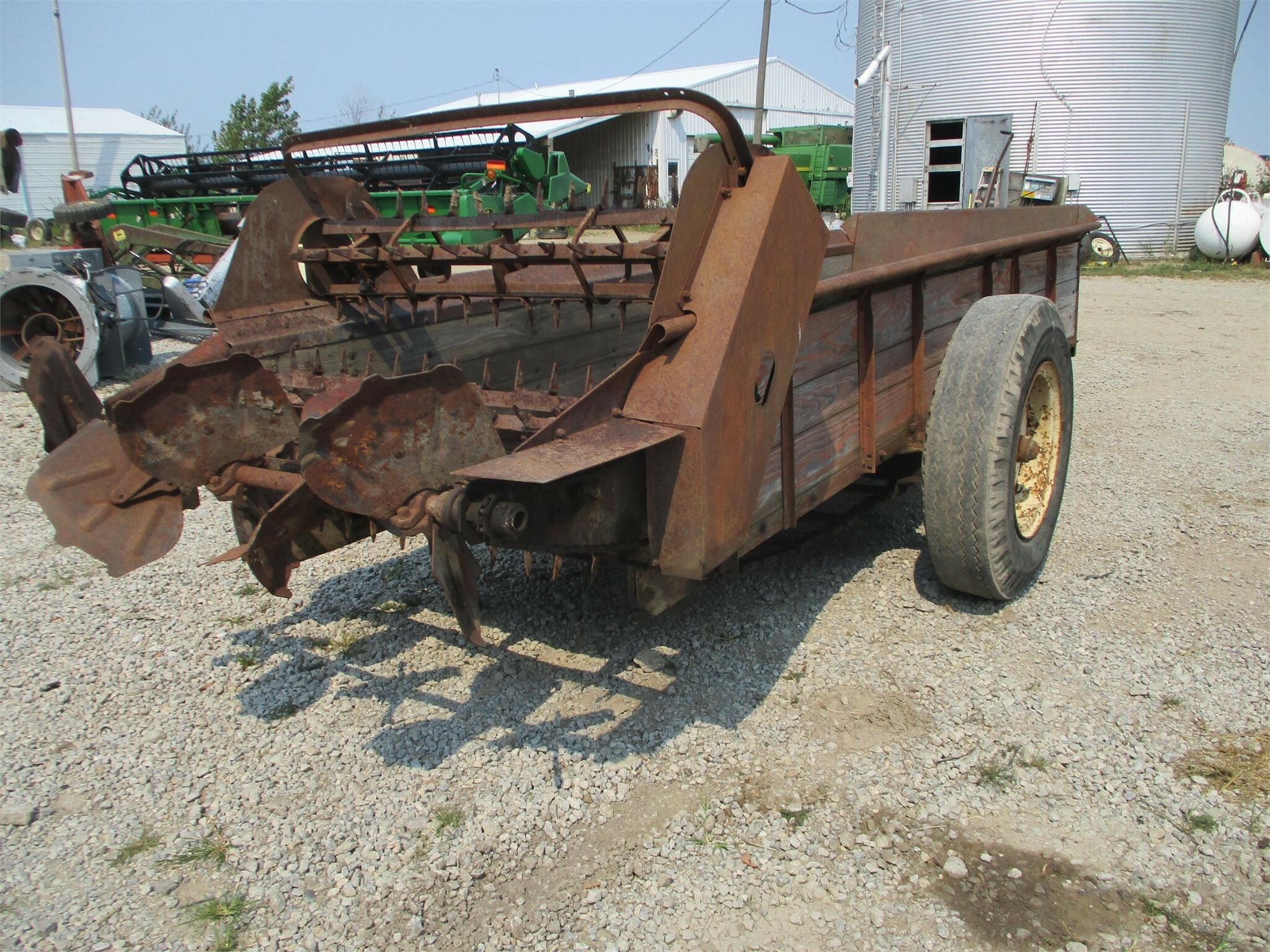 New Idea 217 Manure Spreader 3,250 Machinery Pete