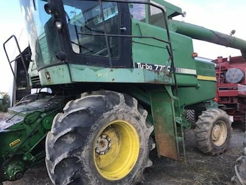  John Deere 7720 Combine