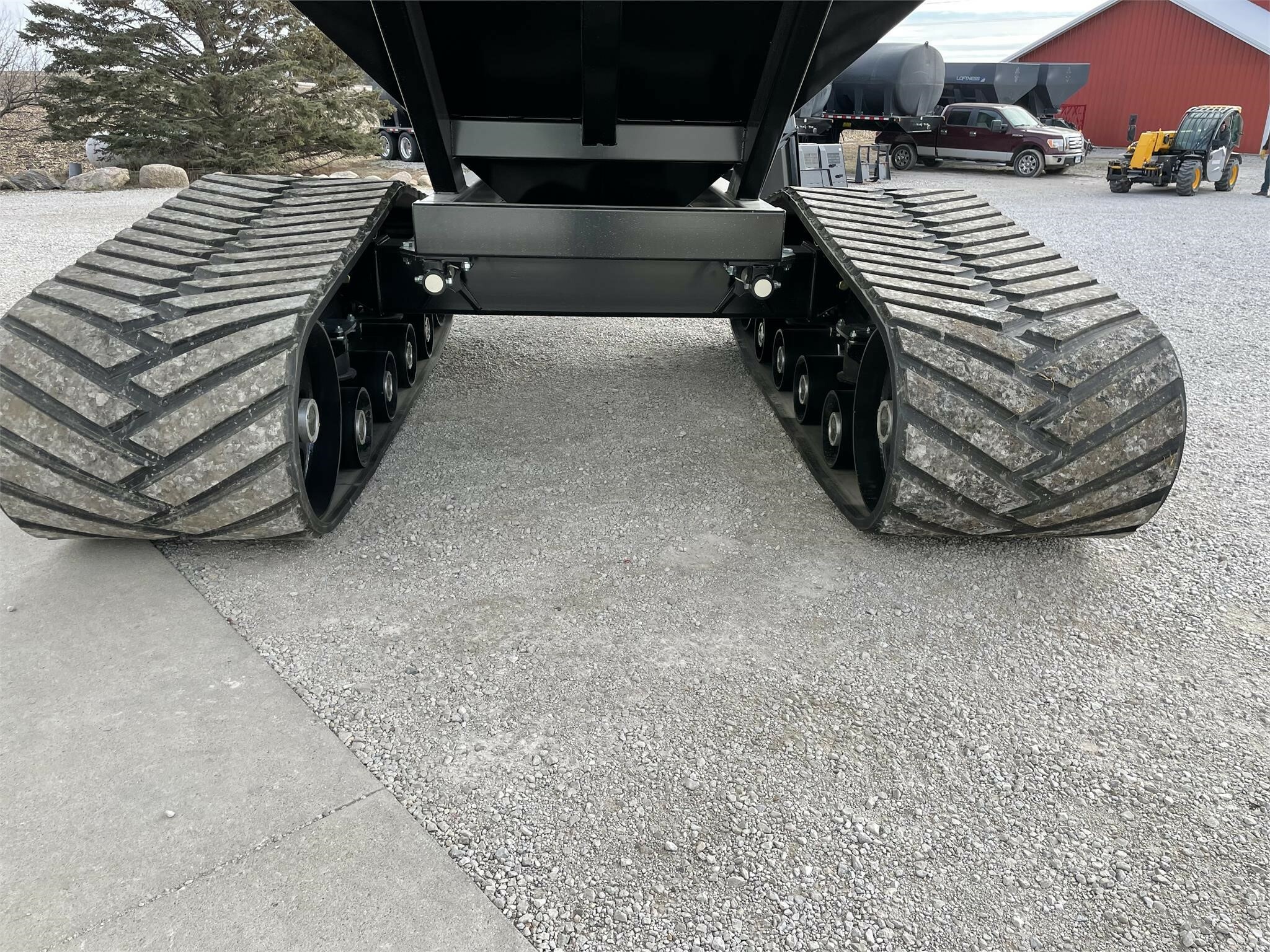 2025 J&M 1112-20T Grain Cart